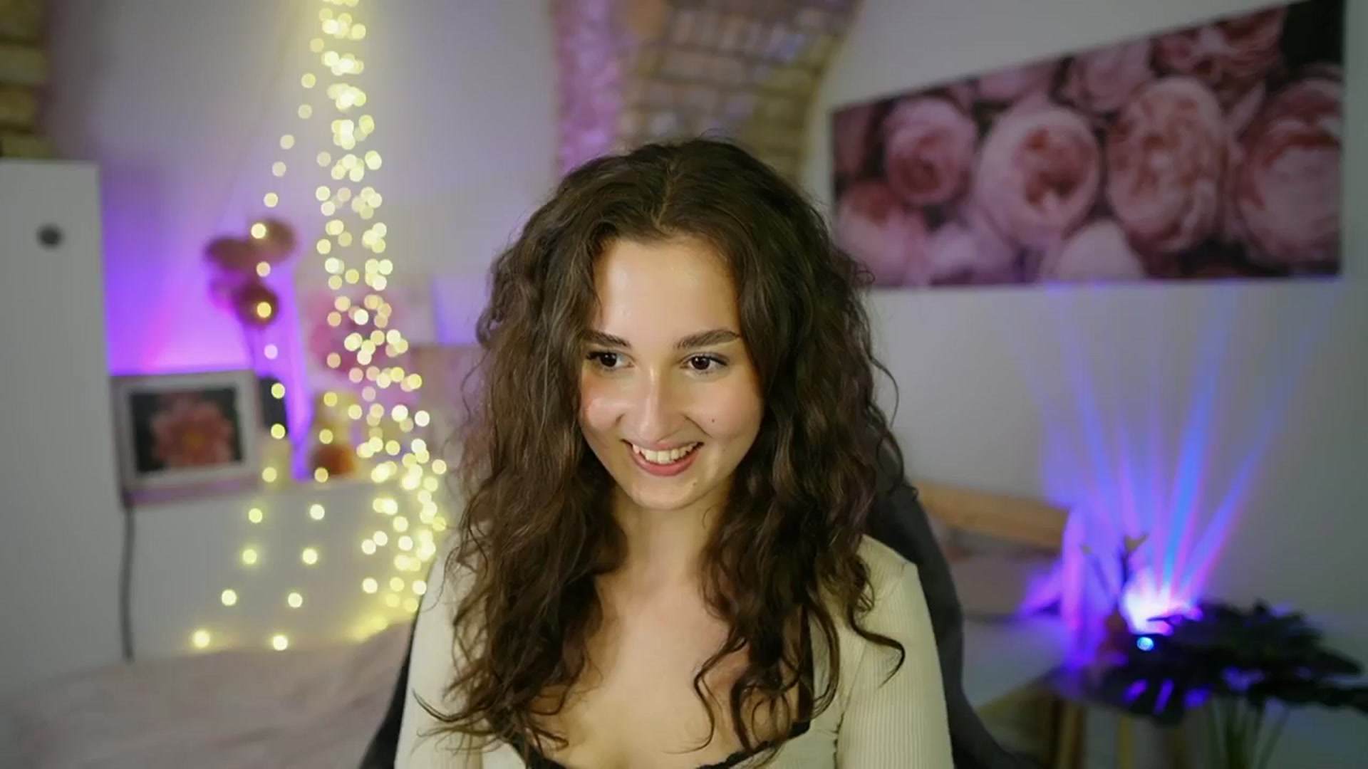 Gallery image thumbnail from Anita_Grey_'s myfreecams stream on, 08/18/2025, 24:05 image 18 of 20