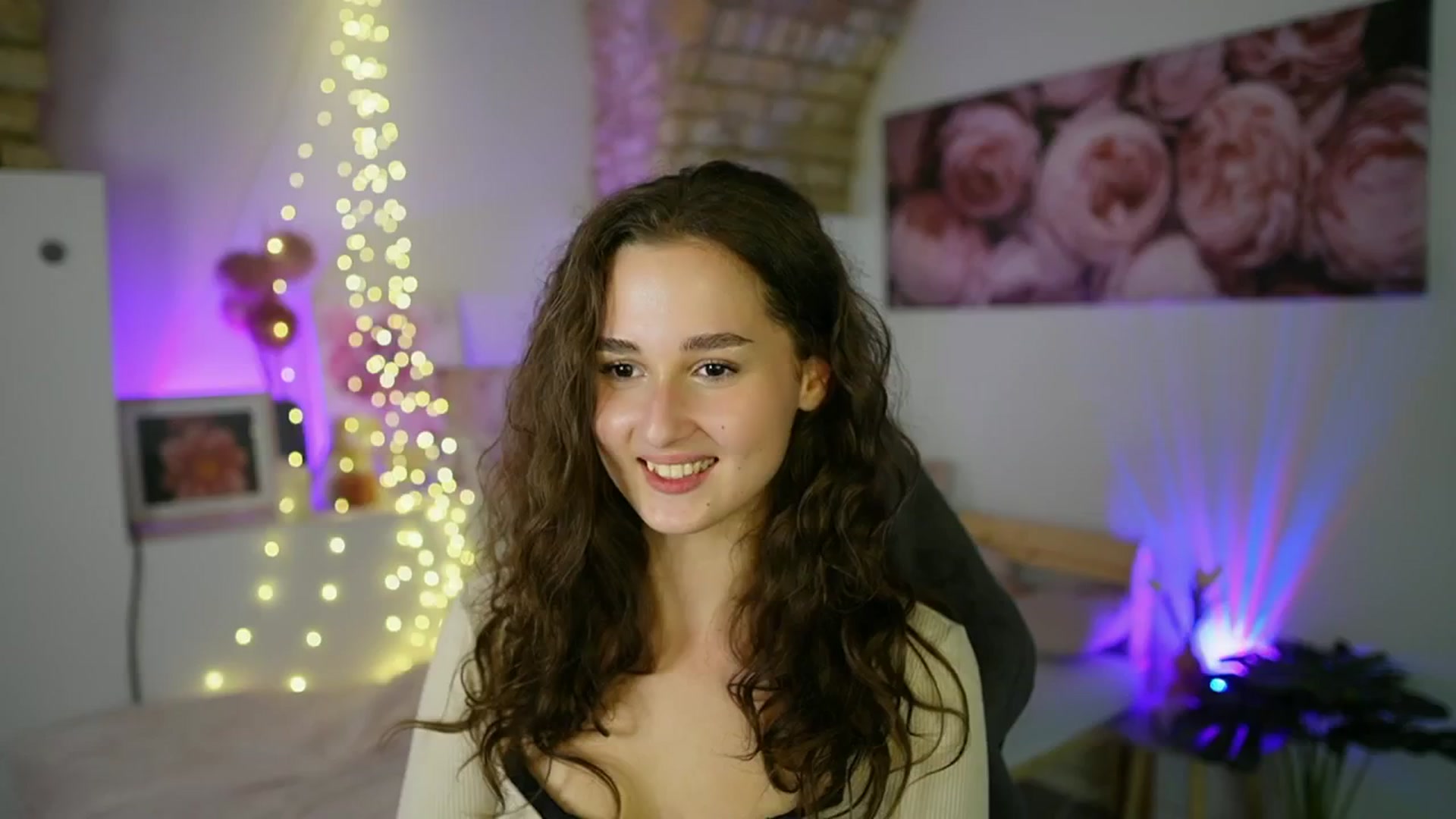 Gallery image thumbnail from Anita_Grey_'s myfreecams stream on, 08/18/2025, 24:05 image 7 of 20
