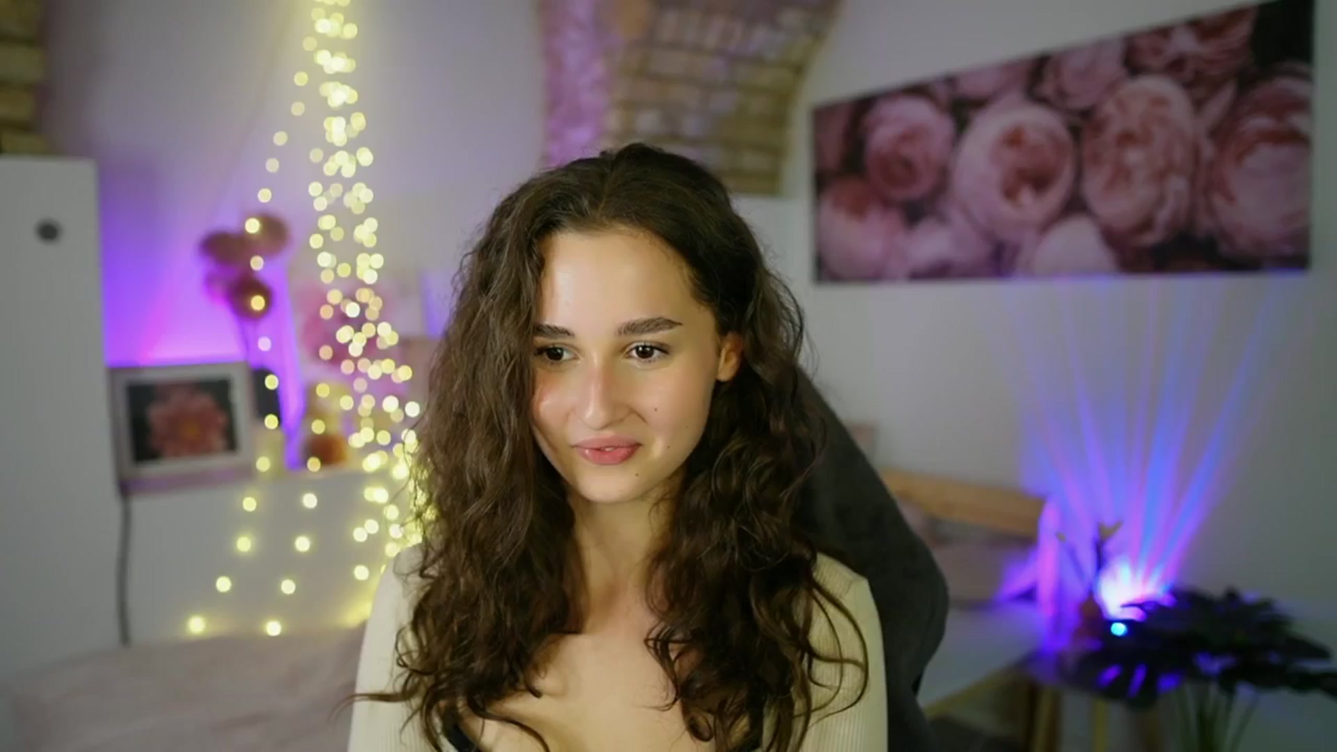 Gallery image thumbnail from Anita_Grey_'s myfreecams stream on, 08/18/2025, 24:05 image 8 of 20