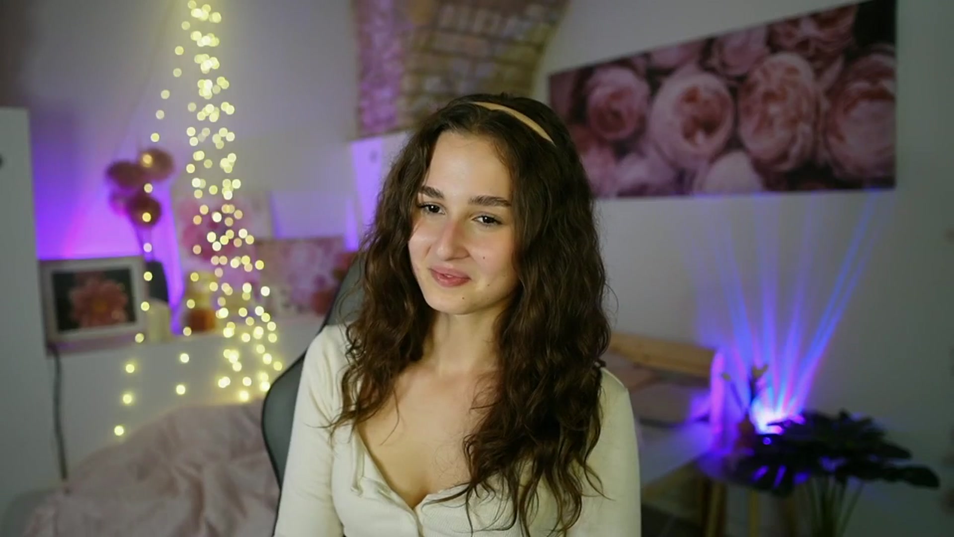 Gallery image thumbnail from Anita_Grey_'s myfreecams stream on, 08/18/2025, 19:33 image 11 of 20