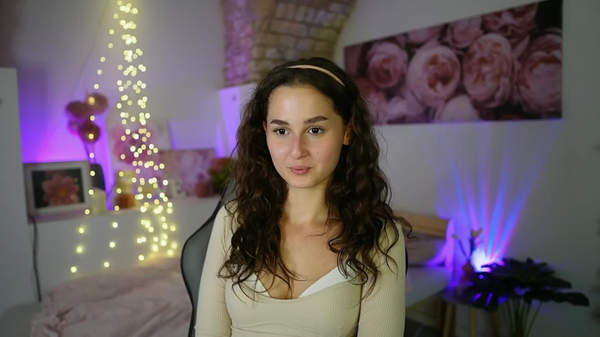 Gallery image thumbnail from Anita_Grey_'s myfreecams stream on, 08/18/2025, 22:02 image 13 of 20