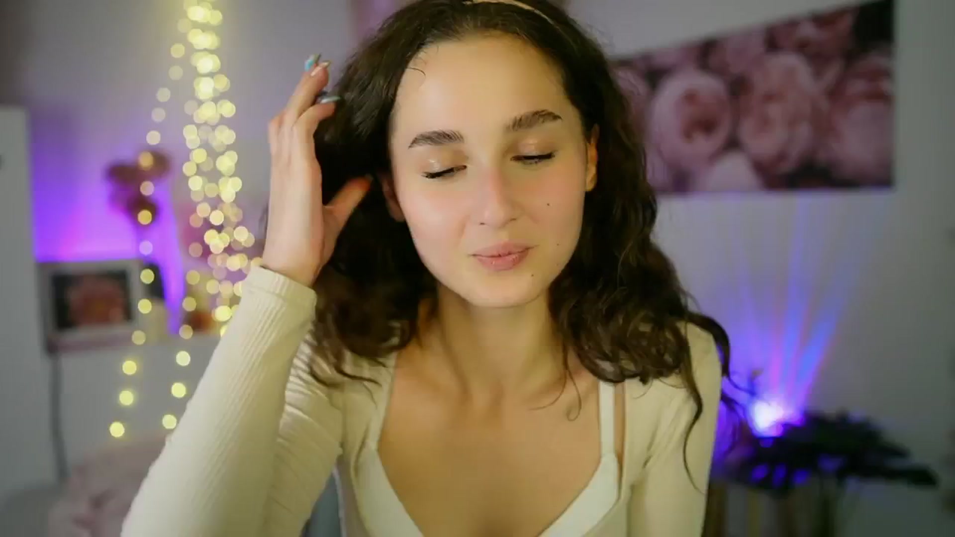 Gallery image thumbnail from Anita_Grey_'s myfreecams stream on, 08/18/2025, 22:02 image 9 of 20