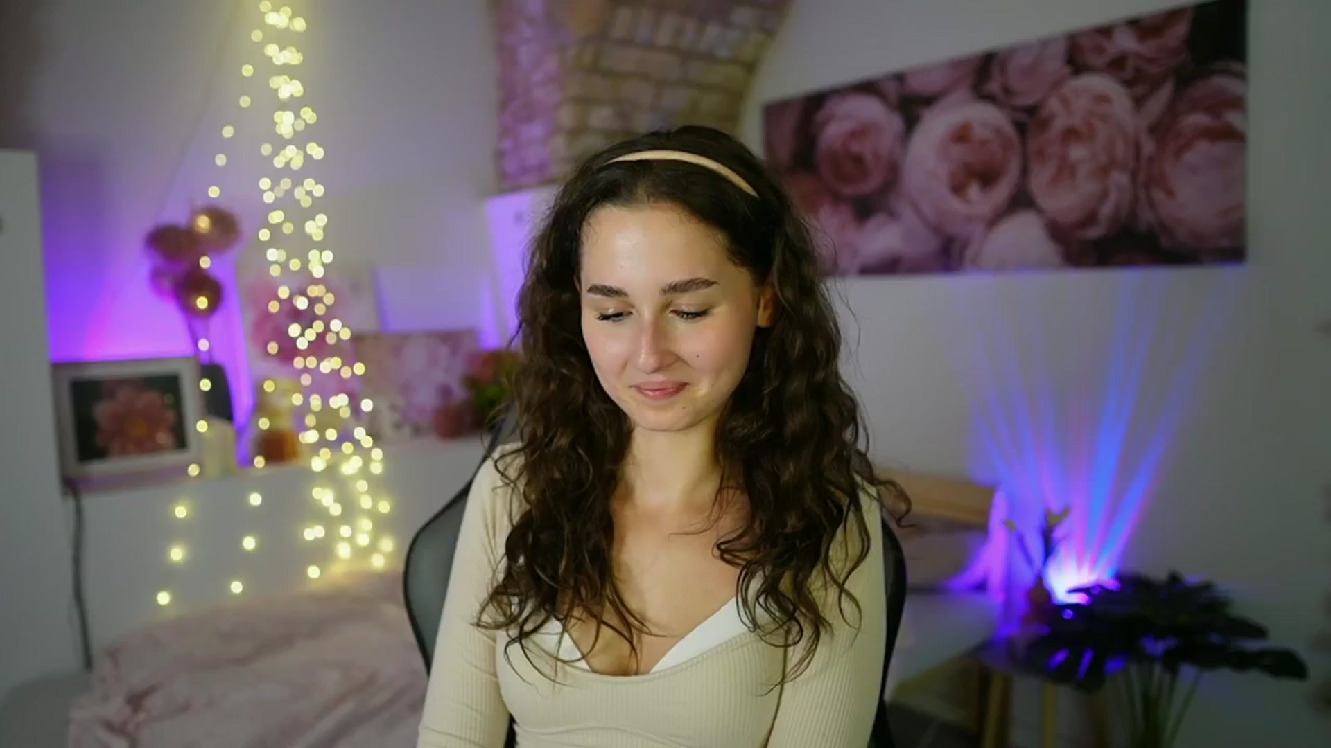 Gallery image thumbnail from Anita_Grey_'s myfreecams stream on, 08/18/2025, 22:02 image 12 of 20
