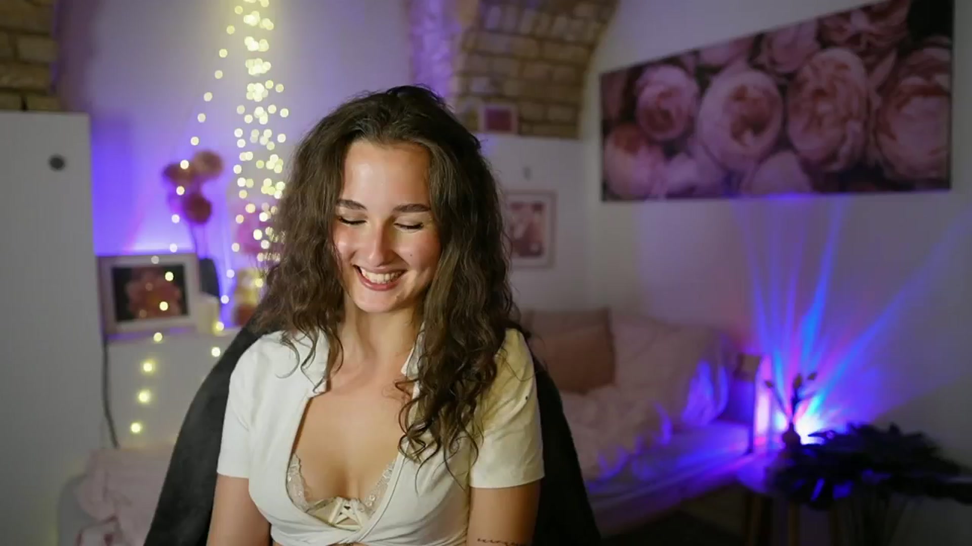 Gallery image thumbnail from Anita_Grey_'s myfreecams stream on, 08/26/2025, 21:36 image 2 of 20
