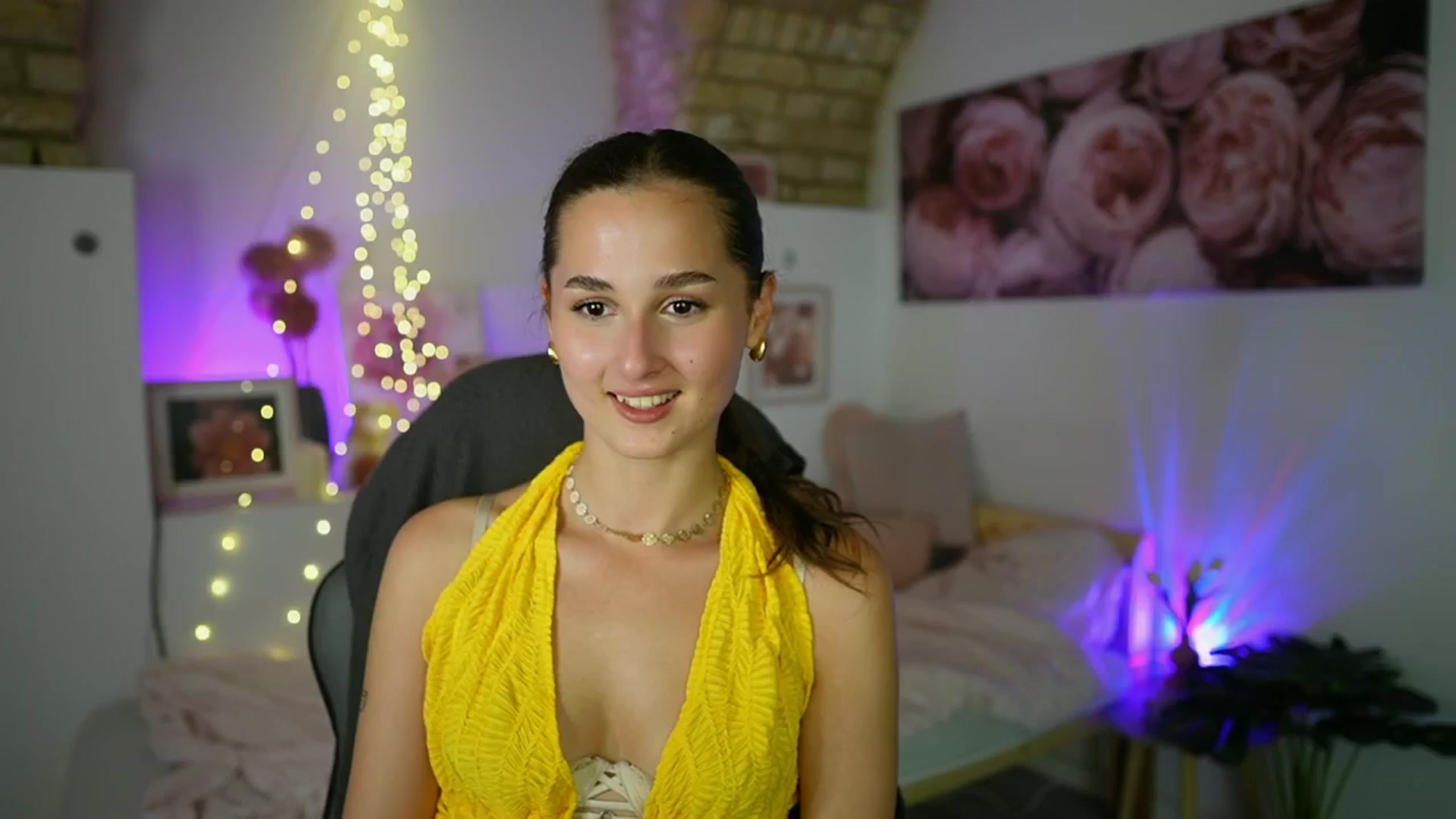 Gallery image thumbnail from Anita_Grey_'s myfreecams stream on, 08/27/2025, 19:34 image 16 of 20