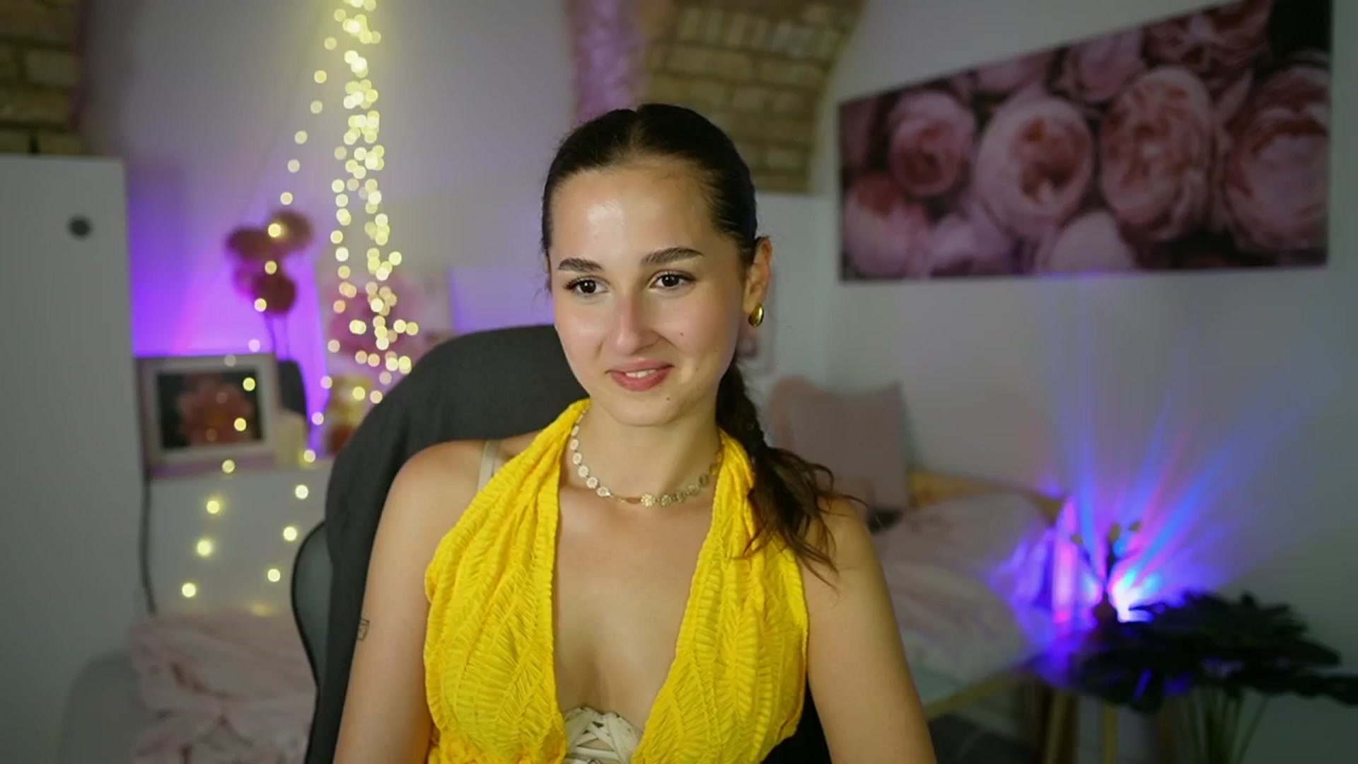 Gallery image thumbnail from Anita_Grey_'s myfreecams stream on, 08/27/2025, 19:34 image 15 of 20