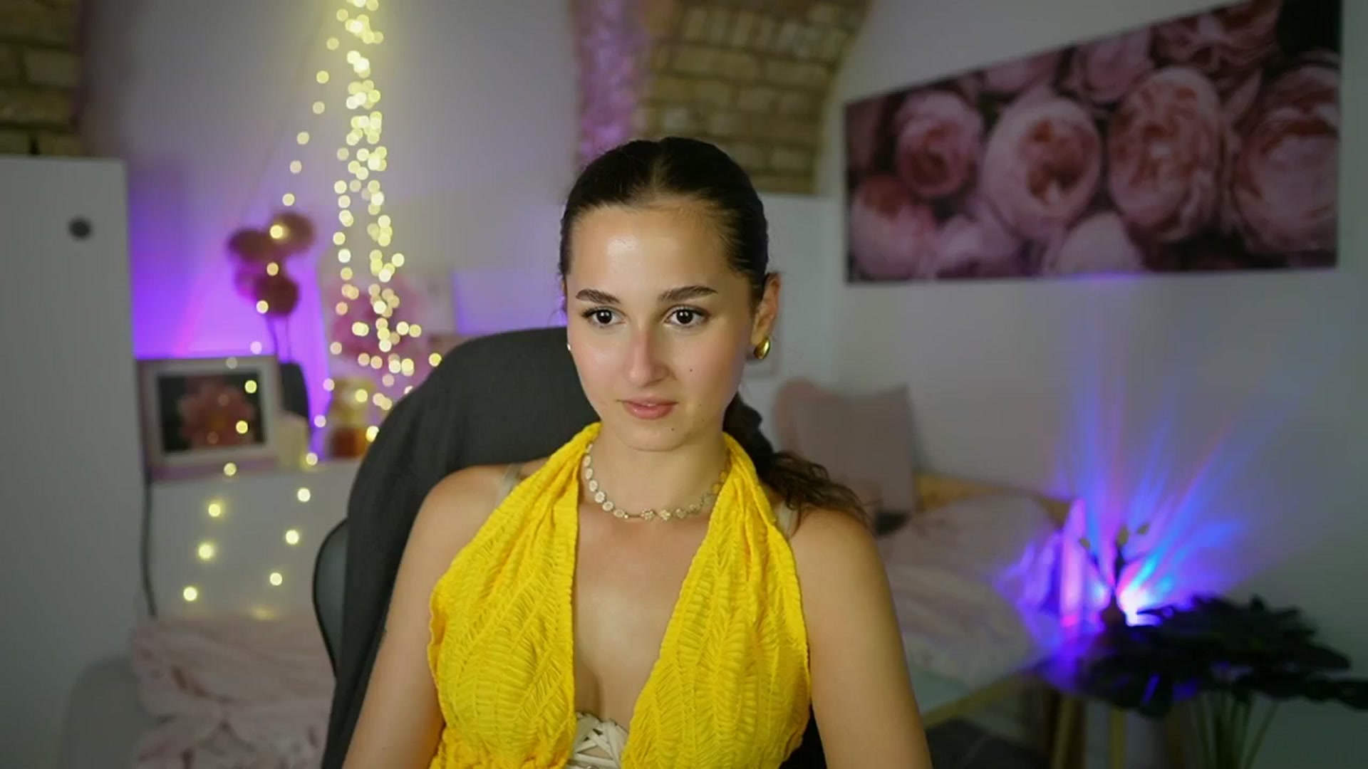 Gallery image thumbnail from Anita_Grey_'s myfreecams stream on, 08/27/2025, 19:34 image 5 of 20