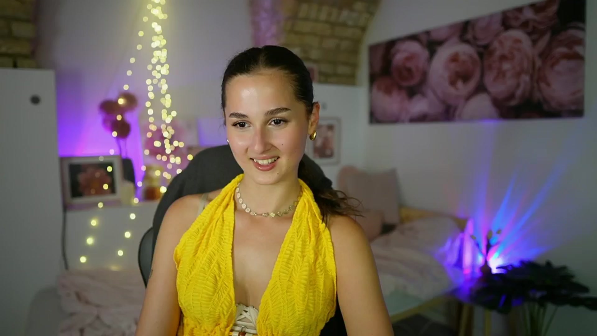 Gallery image thumbnail from Anita_Grey_'s myfreecams stream on, 08/27/2025, 19:34 image 2 of 20