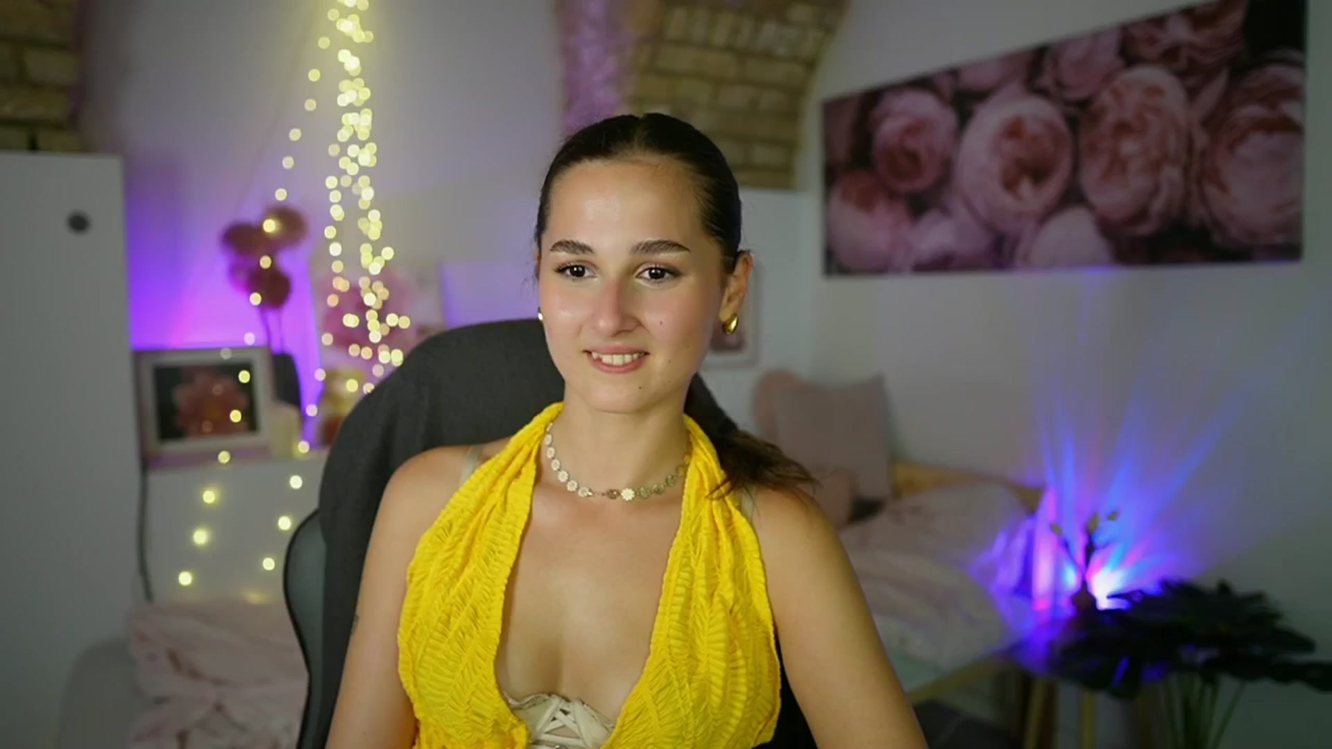 Gallery image thumbnail from Anita_Grey_'s myfreecams stream on, 08/27/2025, 19:34 image 9 of 20