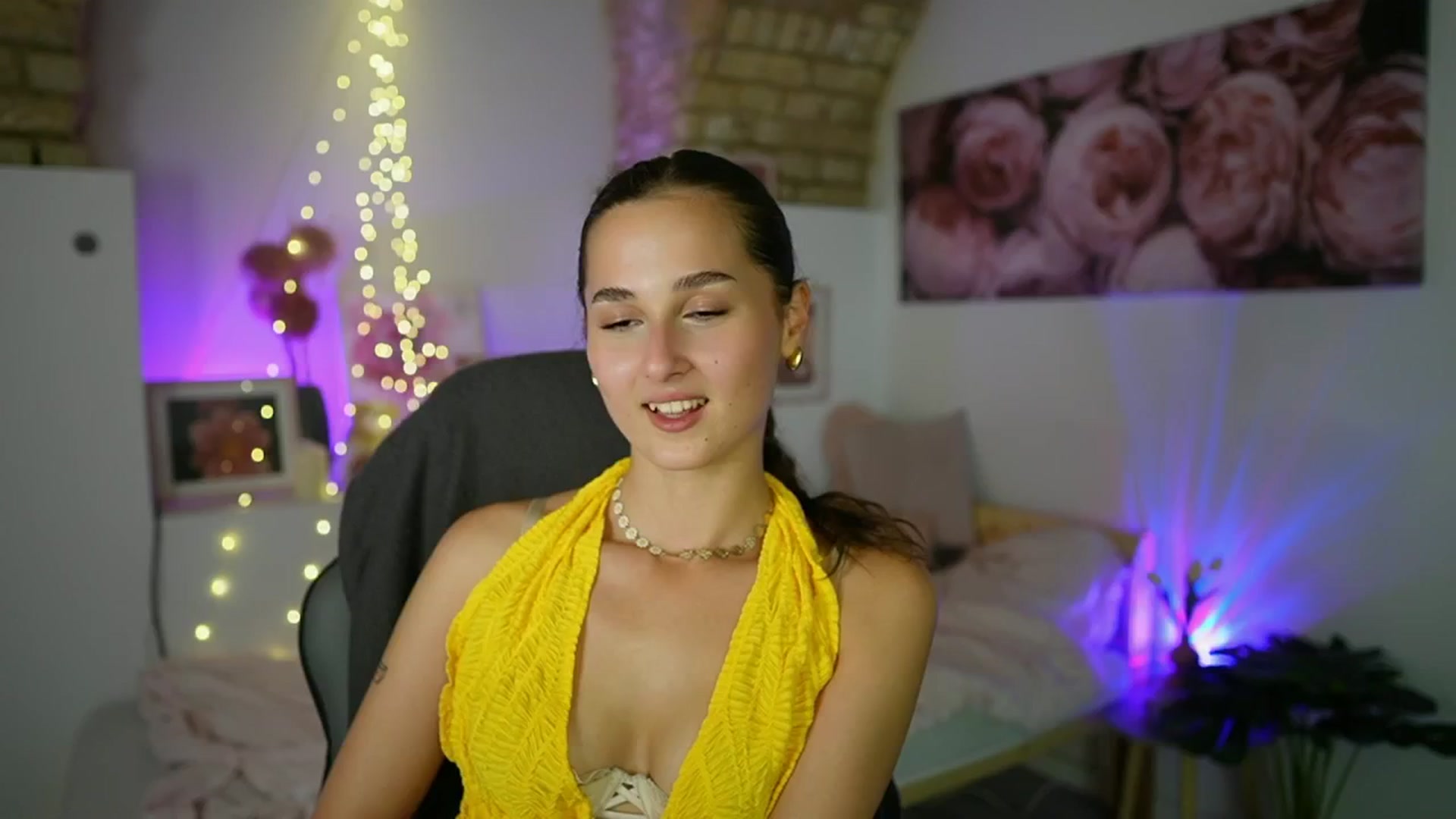 Gallery image thumbnail from Anita_Grey_'s myfreecams stream on, 08/27/2025, 19:34 image 10 of 20