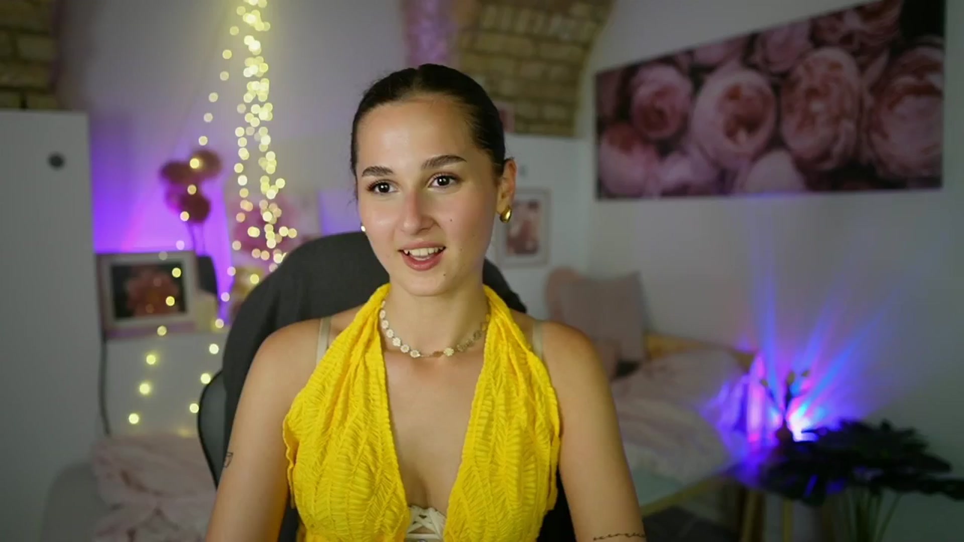 Gallery image thumbnail from Anita_Grey_'s myfreecams stream on, 08/27/2025, 19:34 image 8 of 20