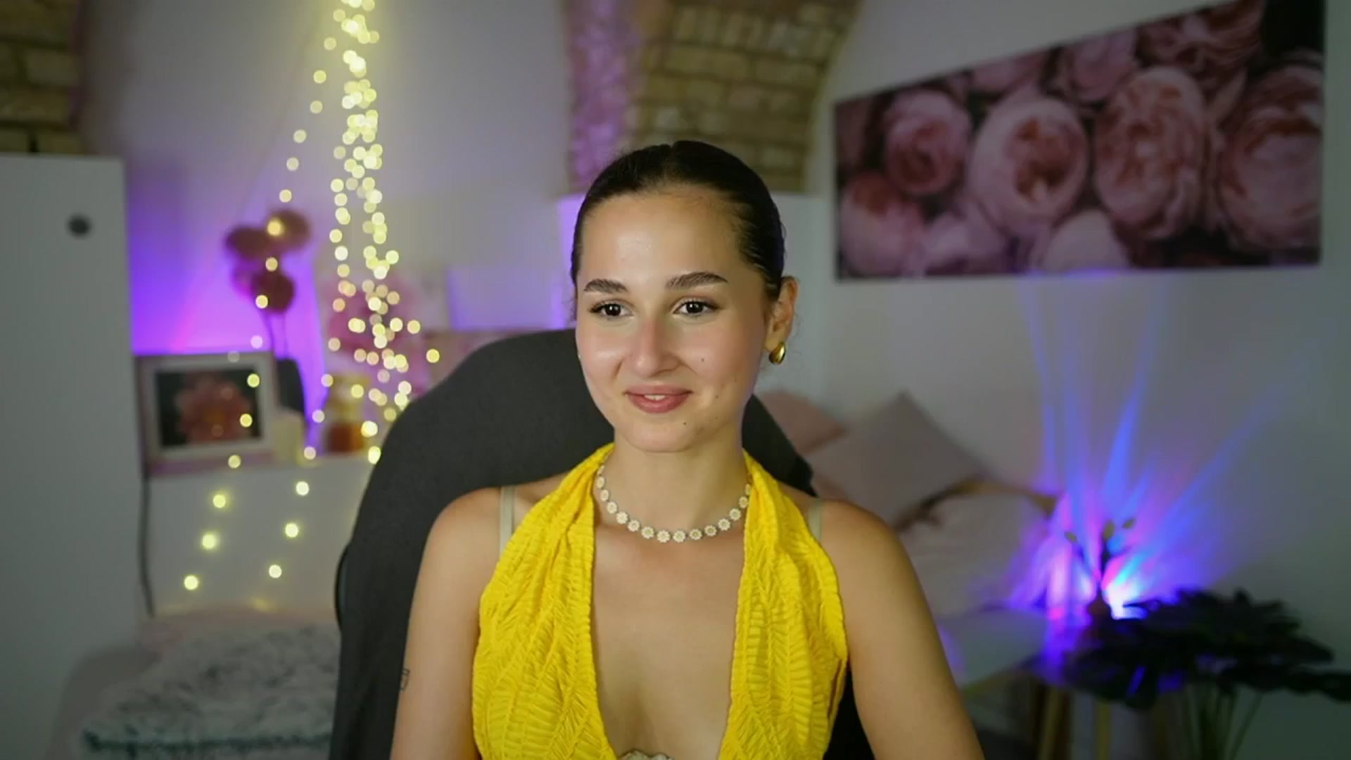 Gallery image thumbnail from Anita_Grey_'s myfreecams stream on, 08/27/2025, 20:44 image 18 of 20