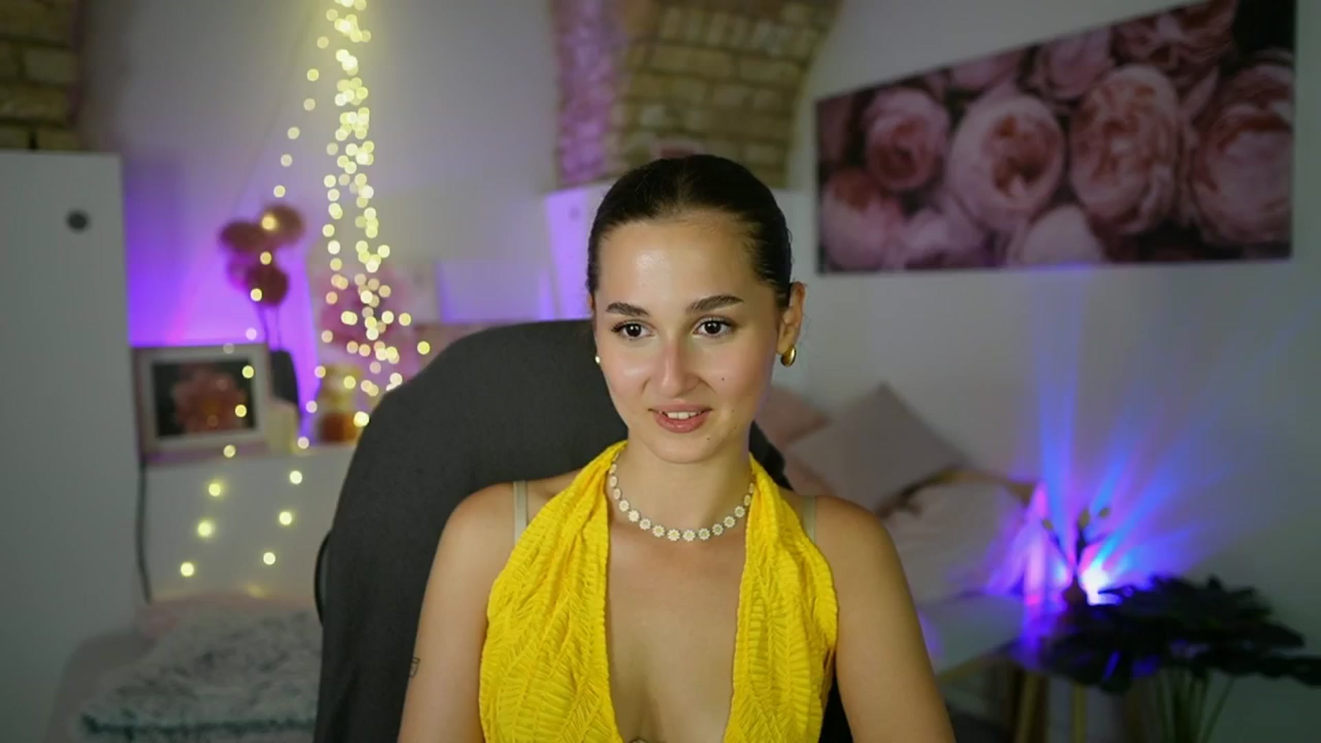 Gallery image thumbnail from Anita_Grey_'s myfreecams stream on, 08/27/2025, 20:44 image 19 of 20