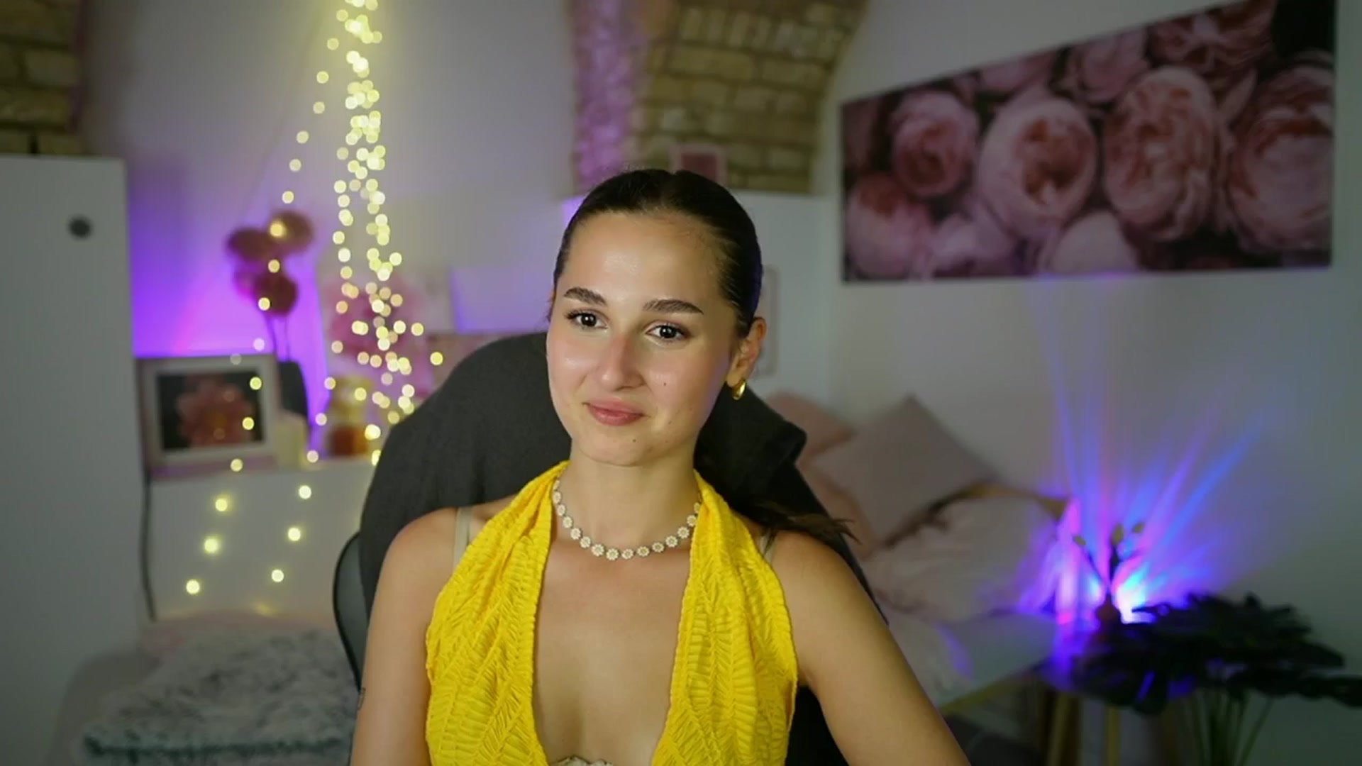 Gallery image thumbnail from Anita_Grey_'s myfreecams stream on, 08/27/2025, 20:44 image 2 of 20