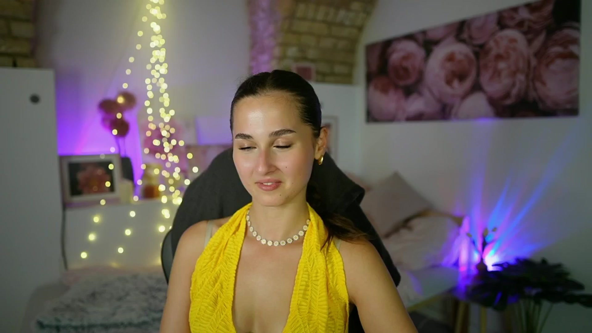 Gallery image thumbnail from Anita_Grey_'s myfreecams stream on, 08/27/2025, 20:44 image 1 of 20