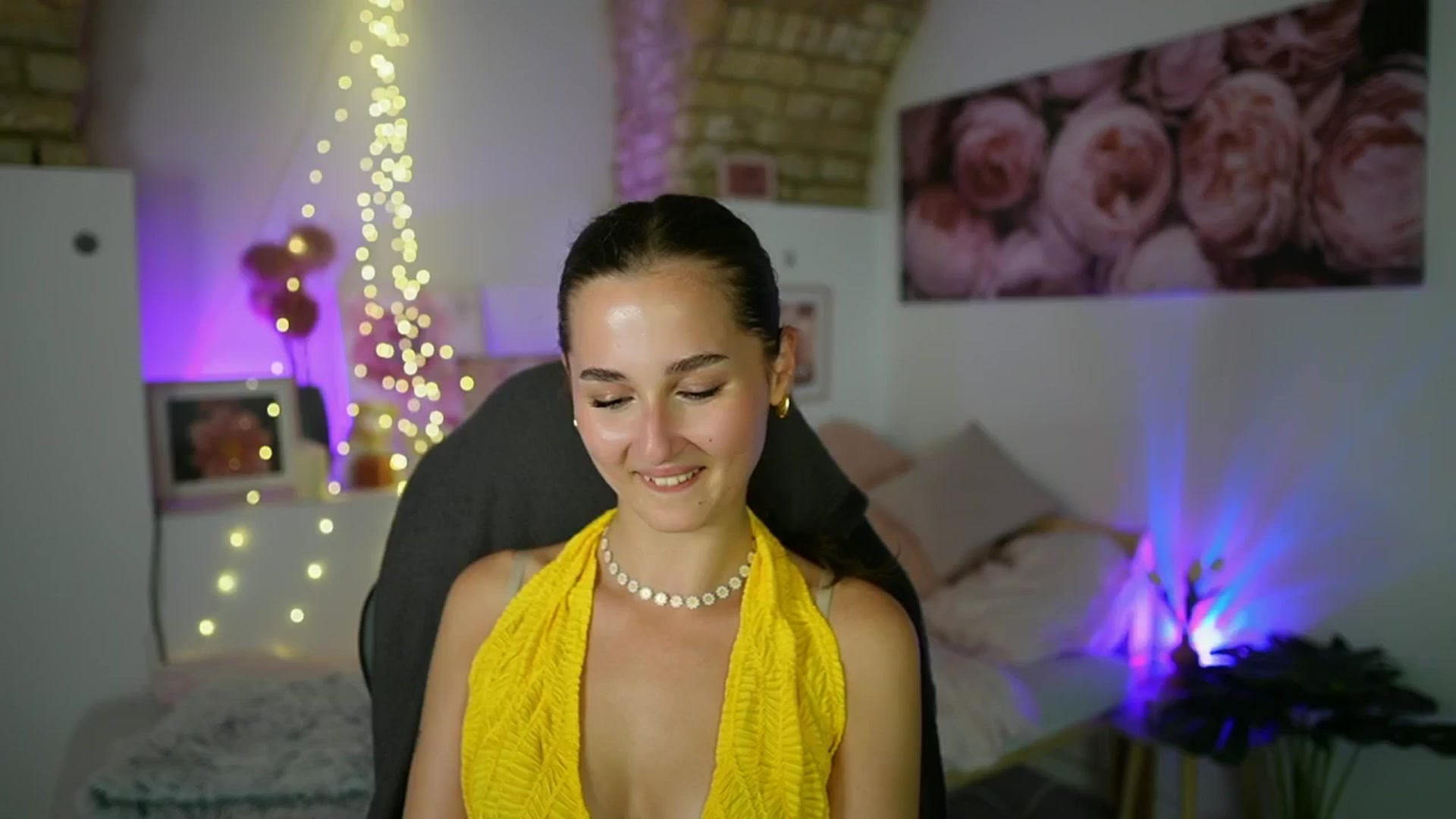 Gallery image thumbnail from Anita_Grey_'s myfreecams stream on, 08/27/2025, 20:44 image 15 of 20
