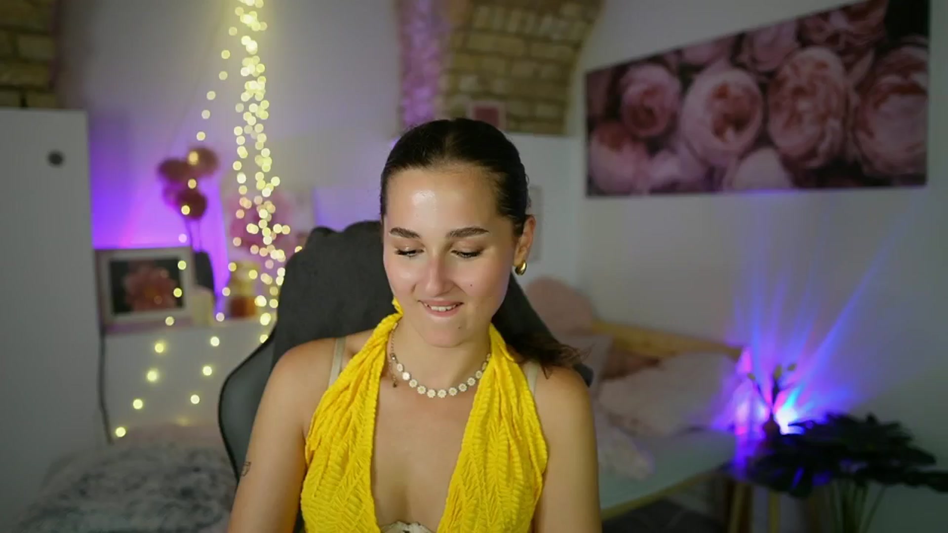 Gallery image thumbnail from Anita_Grey_'s myfreecams stream on, 08/27/2025, 22:09 image 8 of 20
