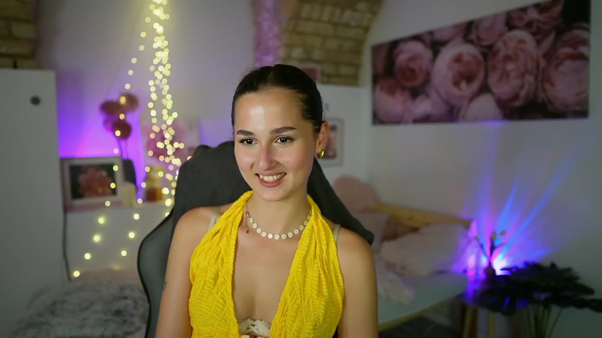 Gallery image thumbnail from Anita_Grey_'s myfreecams stream on, 08/27/2025, 22:09 image 2 of 20