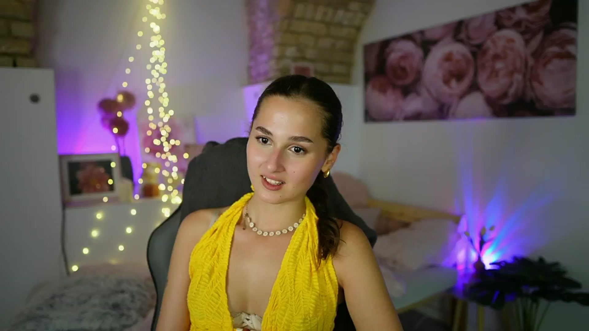 Gallery image thumbnail from Anita_Grey_'s myfreecams stream on, 08/27/2025, 22:09 image 4 of 20