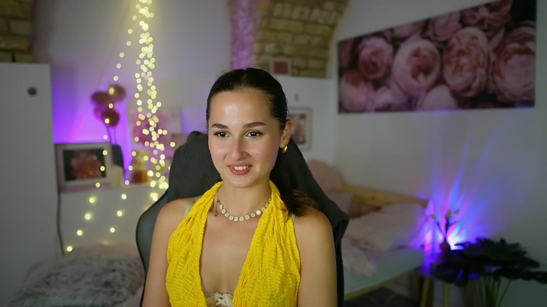 Gallery image thumbnail from Anita_Grey_'s myfreecams stream on, 08/27/2025, 22:09 image 6 of 20