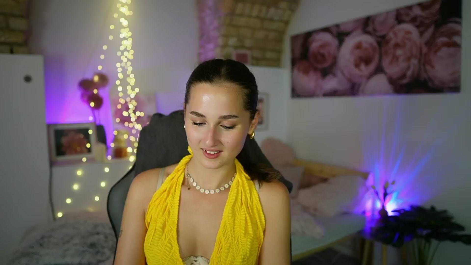 Gallery image thumbnail from Anita_Grey_'s myfreecams stream on, 08/27/2025, 22:09 image 7 of 20