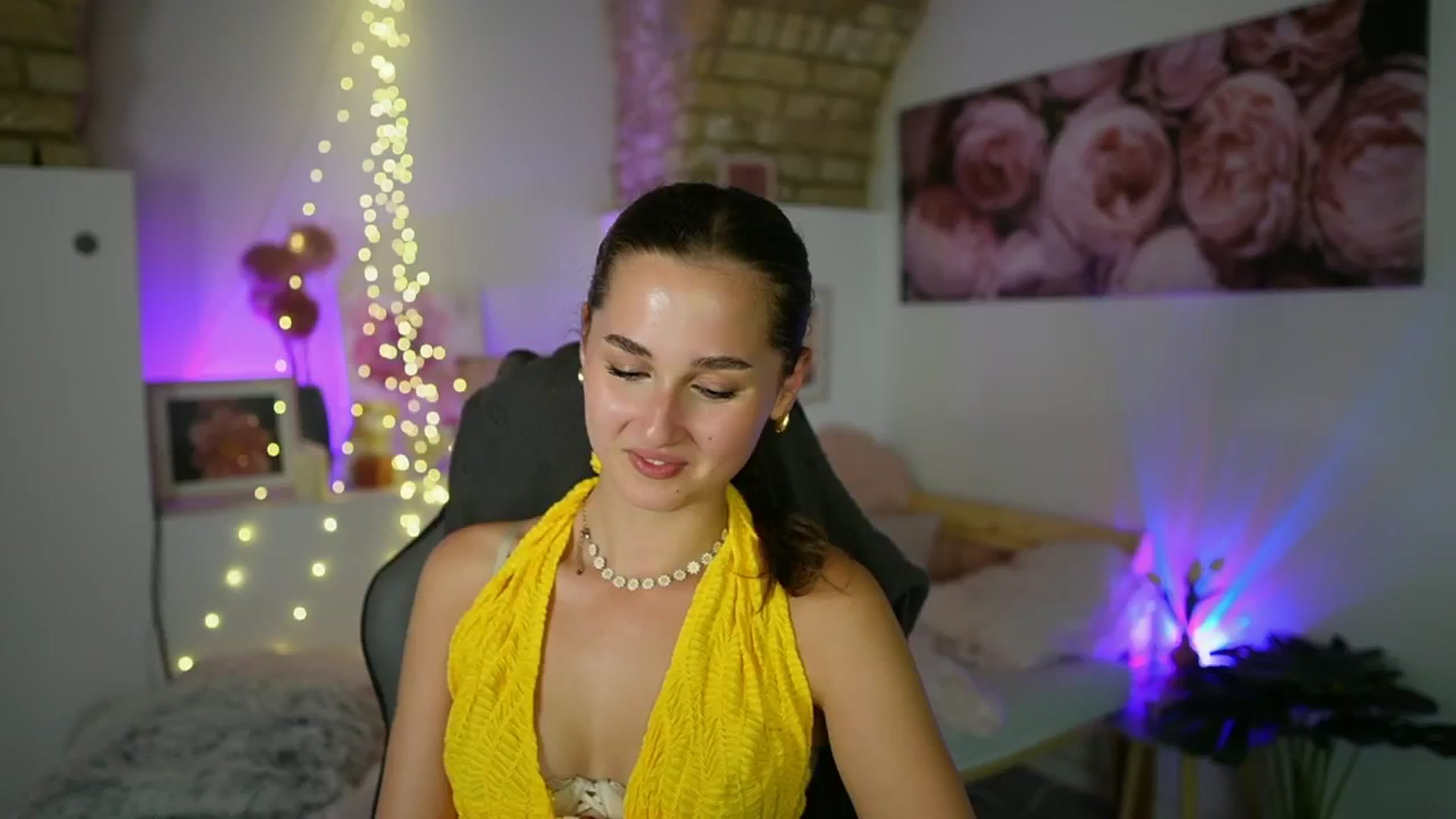 Gallery image thumbnail from Anita_Grey_'s myfreecams stream on, 08/27/2025, 22:09 image 5 of 20