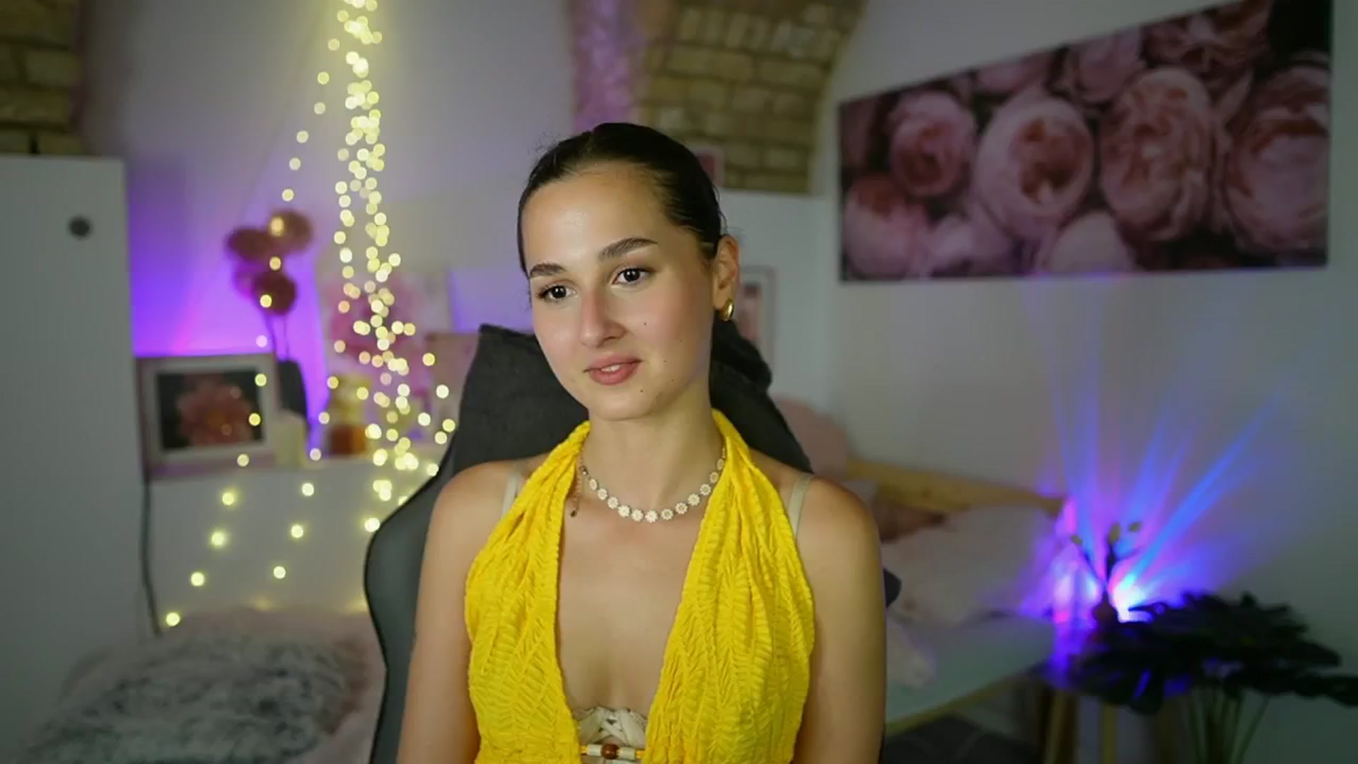 Gallery image thumbnail from Anita_Grey_'s myfreecams stream on, 08/27/2025, 22:09 image 12 of 20