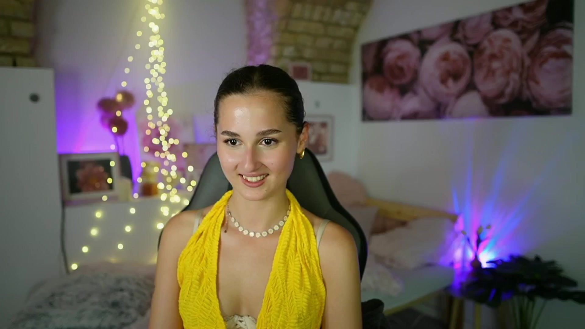 Gallery image thumbnail from Anita_Grey_'s myfreecams stream on, 08/27/2025, 22:09 image 16 of 20