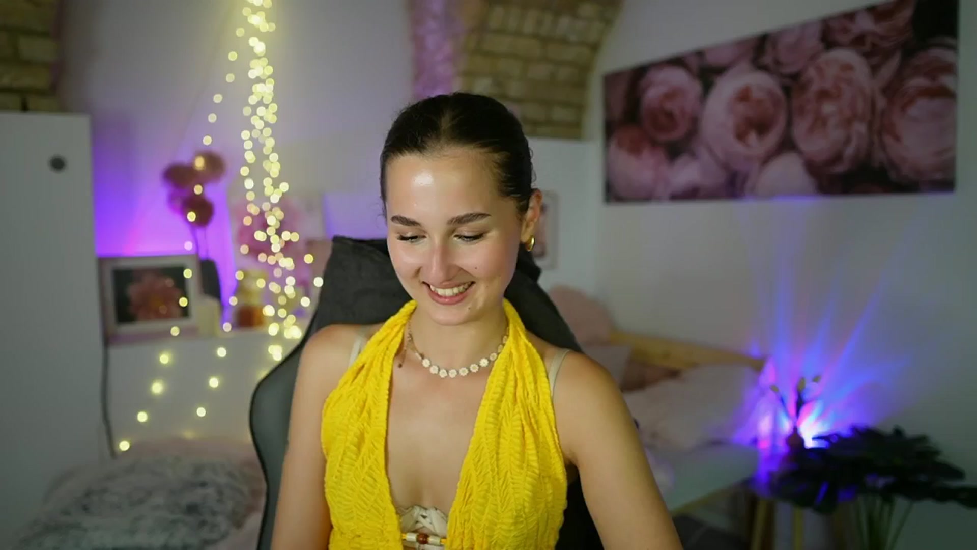 Gallery image thumbnail from Anita_Grey_'s myfreecams stream on, 08/27/2025, 22:09 image 13 of 20