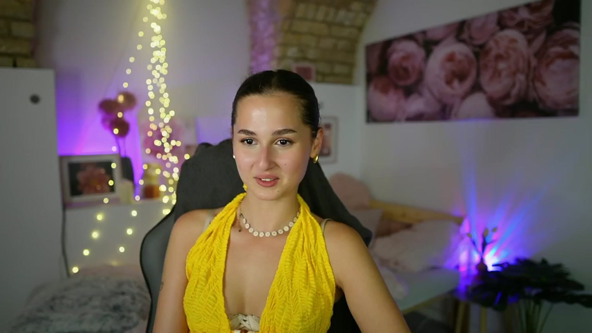 Gallery image thumbnail from Anita_Grey_'s myfreecams stream on, 08/27/2025, 22:09 image 3 of 20