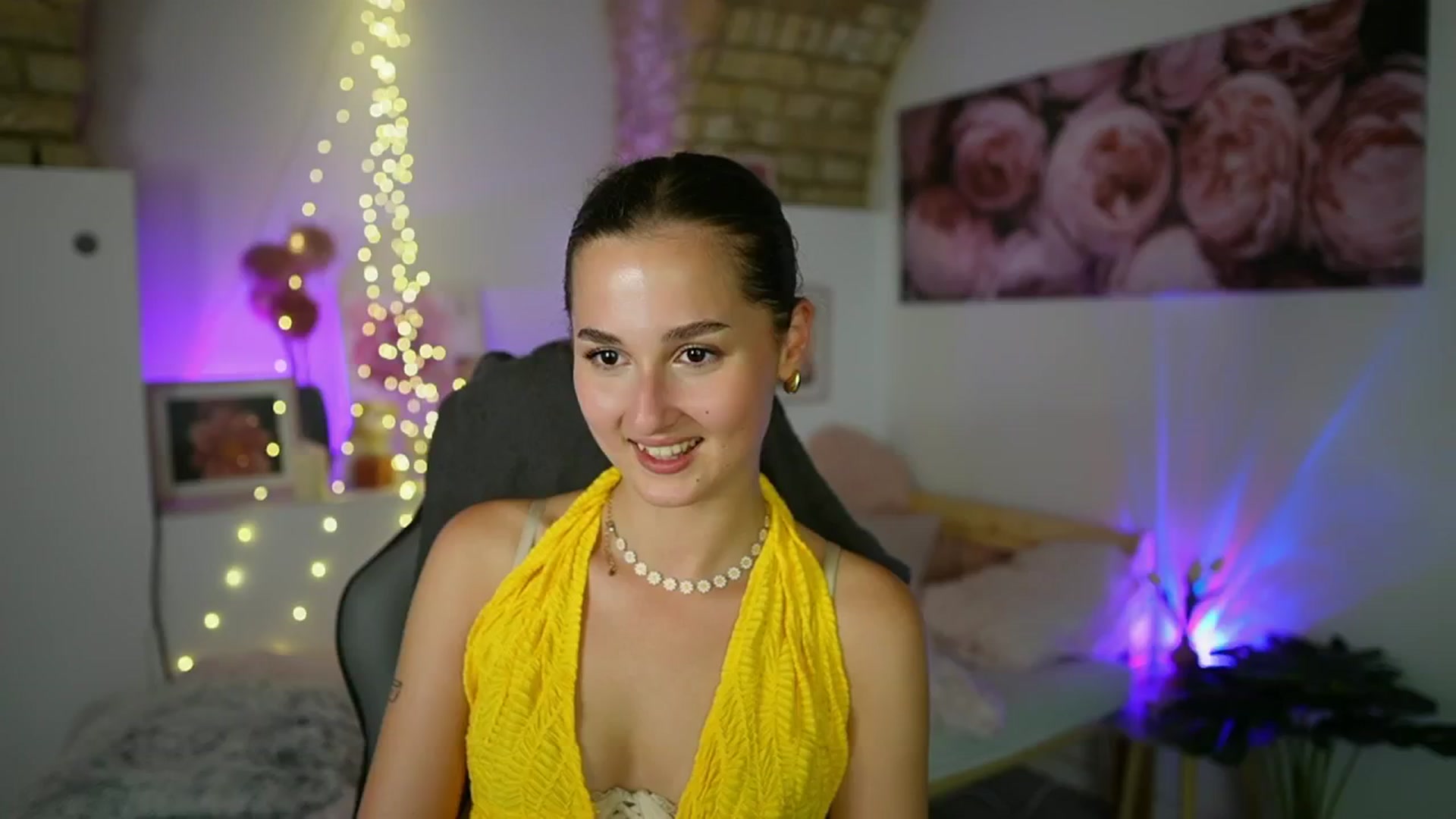 Gallery image thumbnail from Anita_Grey_'s myfreecams stream on, 08/27/2025, 22:09 image 1 of 20