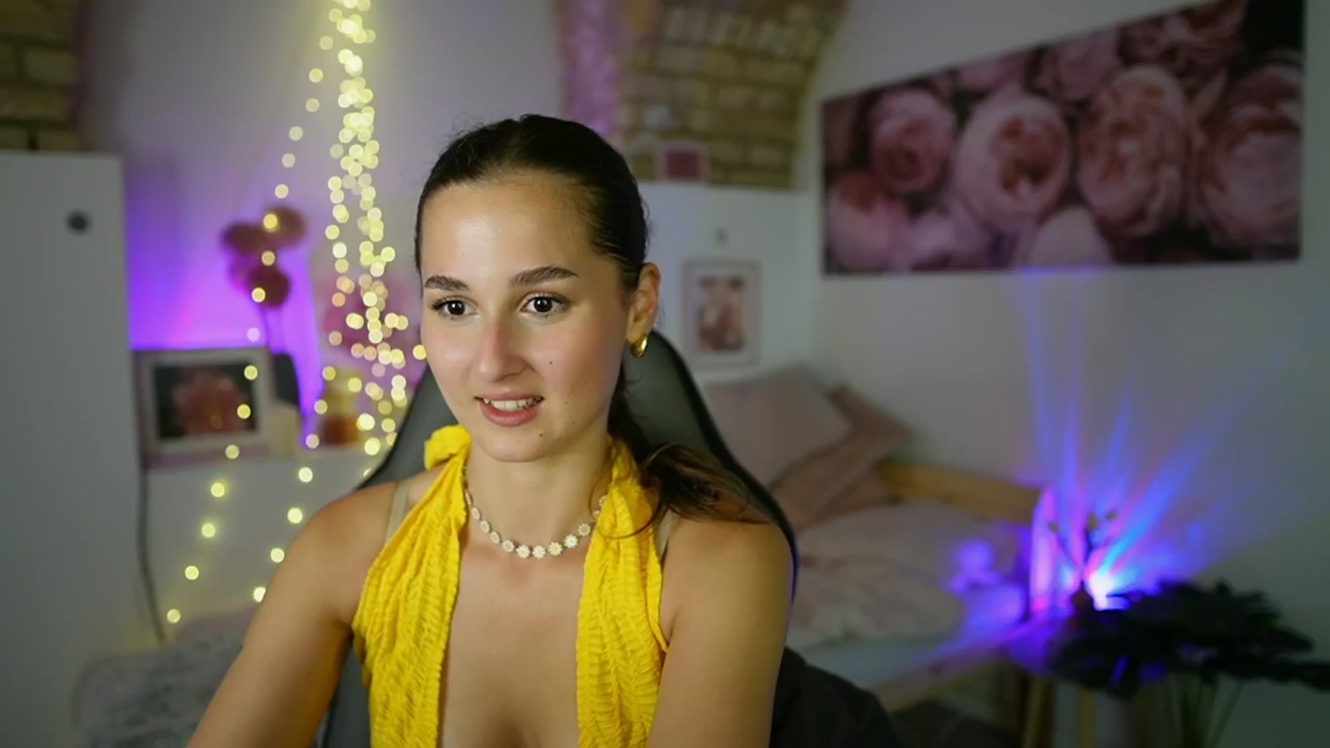 Gallery image thumbnail from Anita_Grey_'s myfreecams stream on, 08/27/2025, 23:27 image 18 of 20