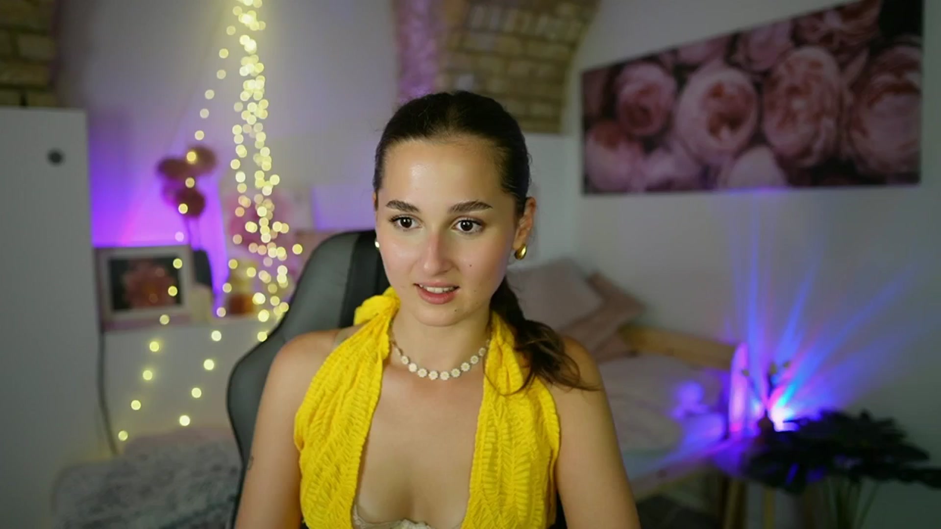 Gallery image thumbnail from Anita_Grey_'s myfreecams stream on, 08/27/2025, 23:27 image 7 of 20