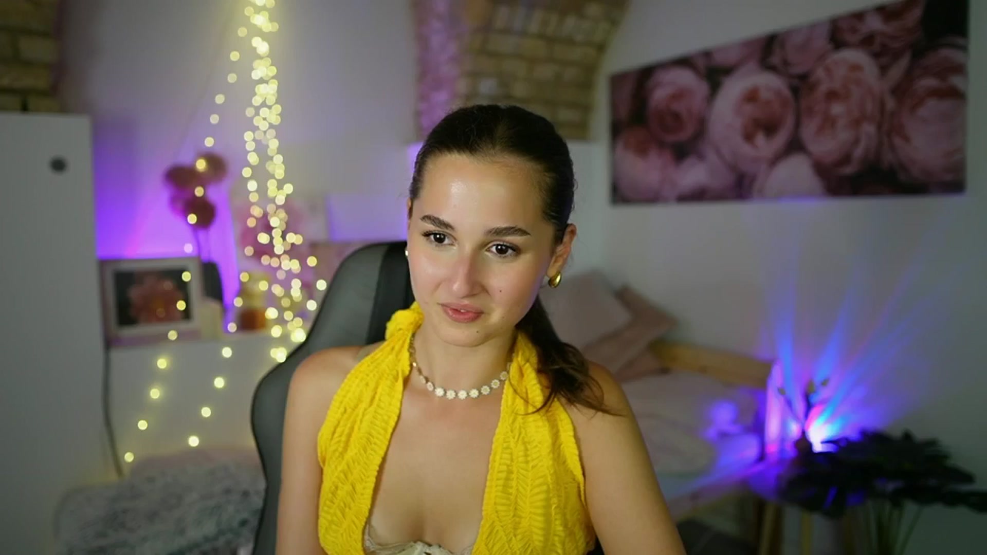 Gallery image thumbnail from Anita_Grey_'s myfreecams stream on, 08/27/2025, 23:27 image 6 of 20