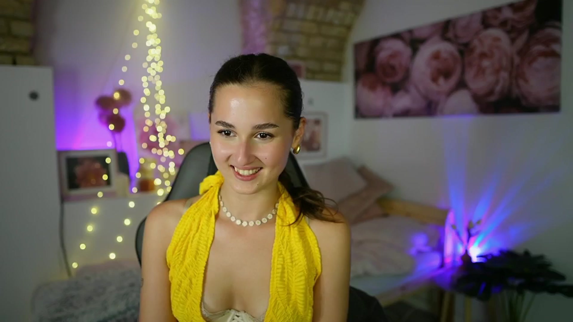 Gallery image thumbnail from Anita_Grey_'s myfreecams stream on, 08/27/2025, 23:27 image 17 of 20