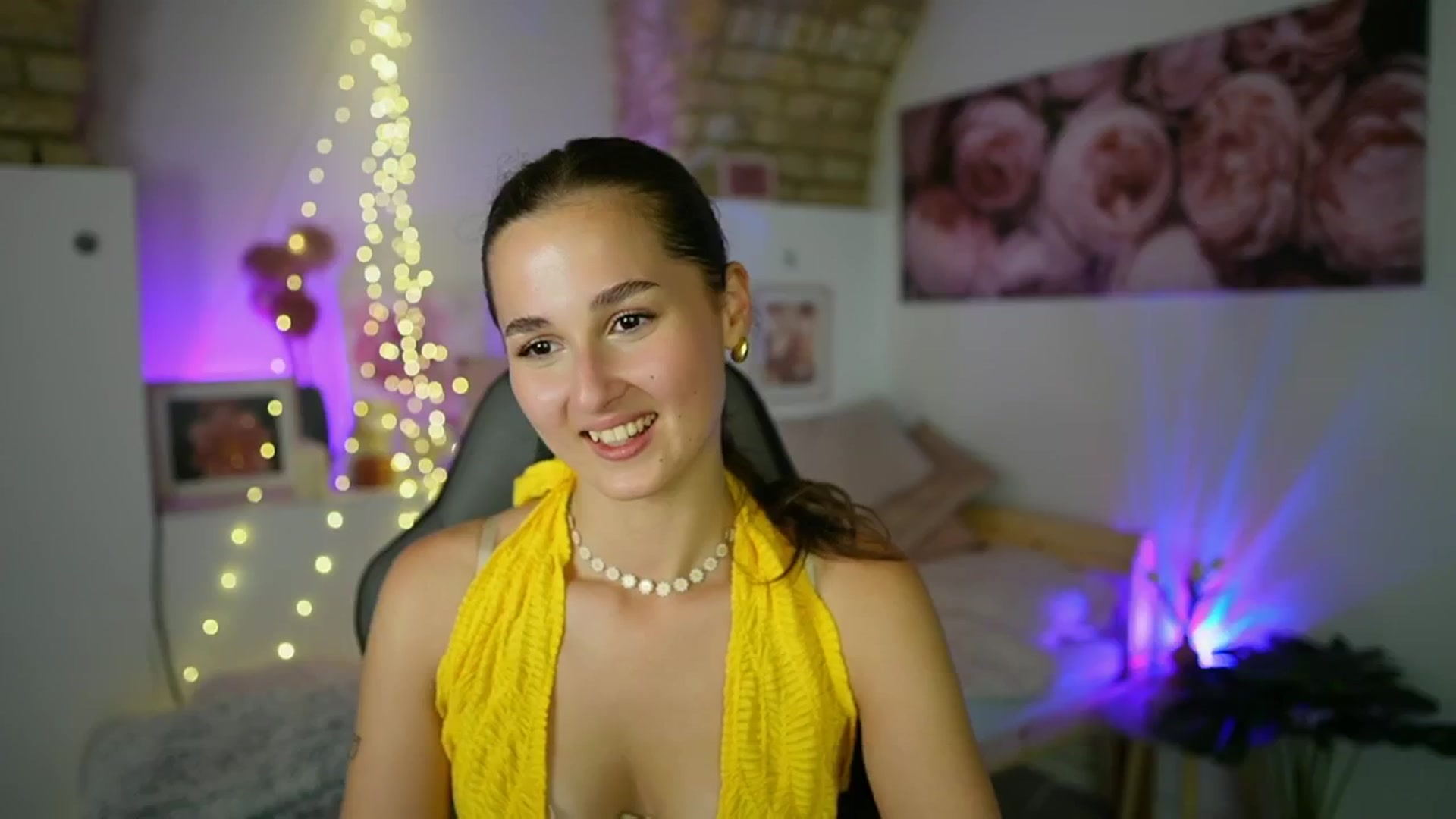 Gallery image thumbnail from Anita_Grey_'s myfreecams stream on, 08/27/2025, 23:27 image 19 of 20
