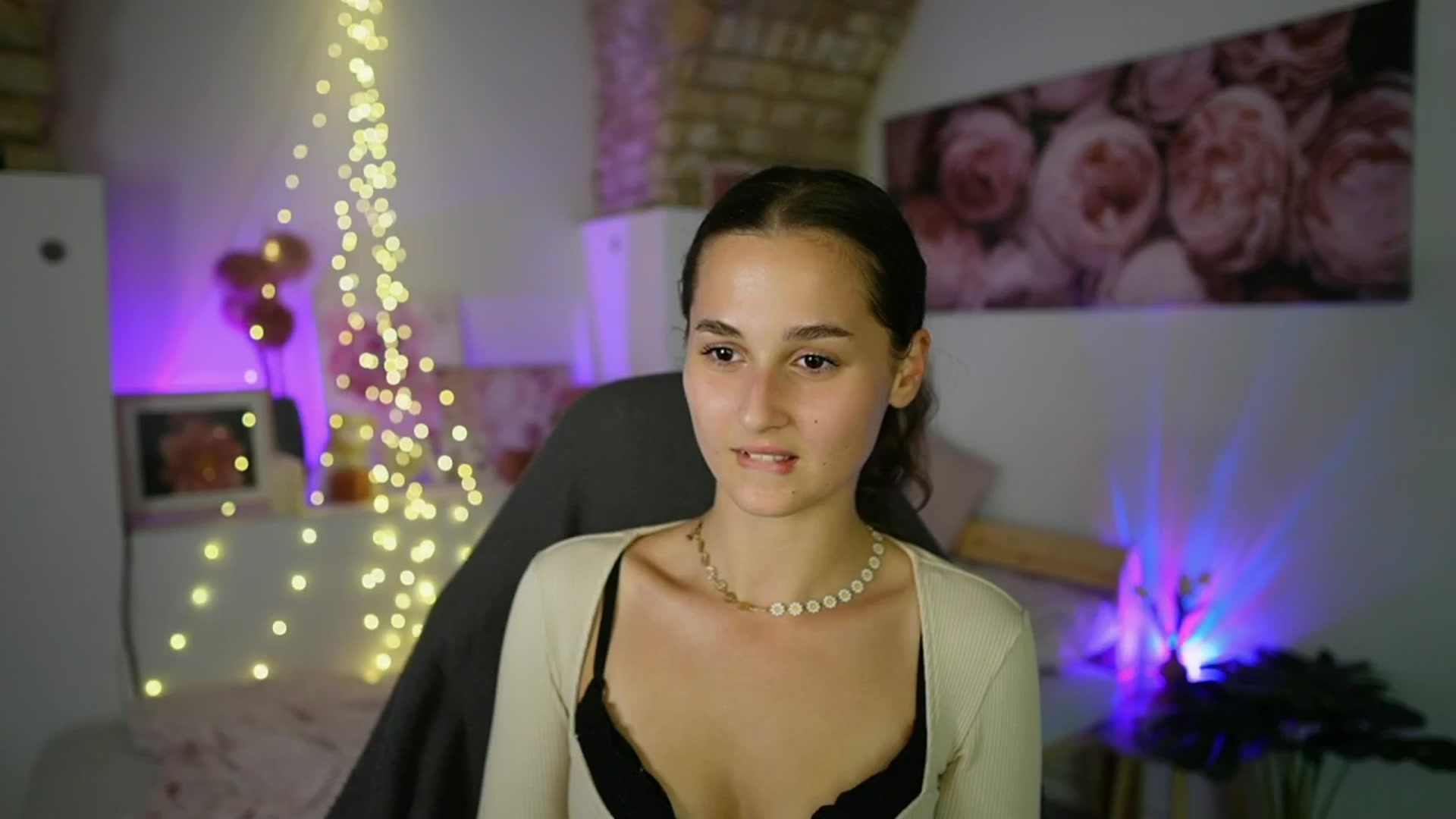 Gallery image thumbnail from Anita_Grey_'s myfreecams stream on, 08/30/2025, 22:14 image 9 of 20