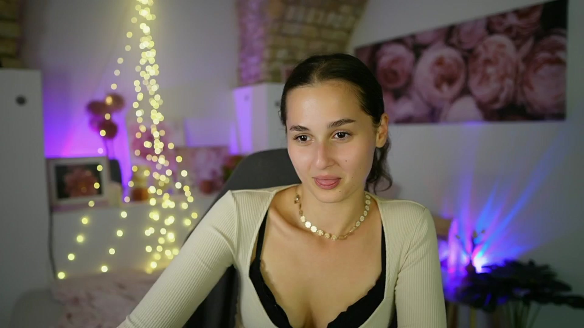 Gallery image thumbnail from Anita_Grey_'s myfreecams stream on, 08/30/2025, 22:14 image 17 of 20