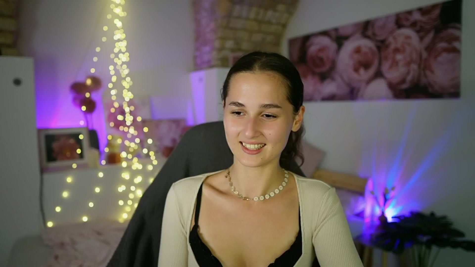 Gallery image thumbnail from Anita_Grey_'s myfreecams stream on, 08/30/2025, 22:14 image 7 of 20