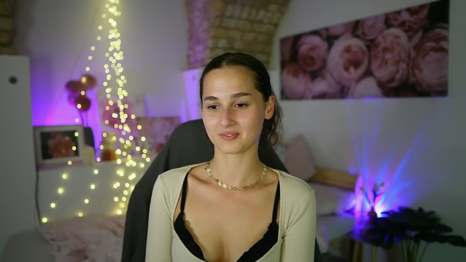 Gallery image thumbnail from Anita_Grey_'s myfreecams stream on, 08/30/2025, 23:57 image 15 of 20