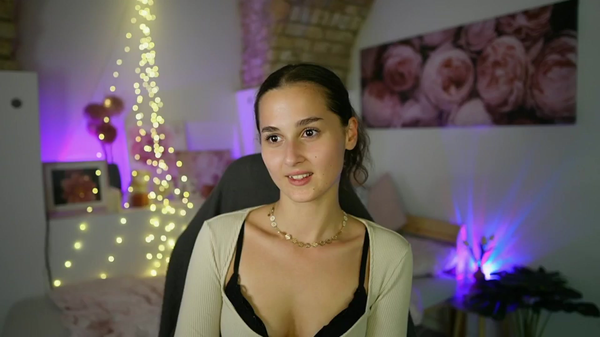 Gallery image thumbnail from Anita_Grey_'s myfreecams stream on, 08/30/2025, 23:57 image 14 of 20