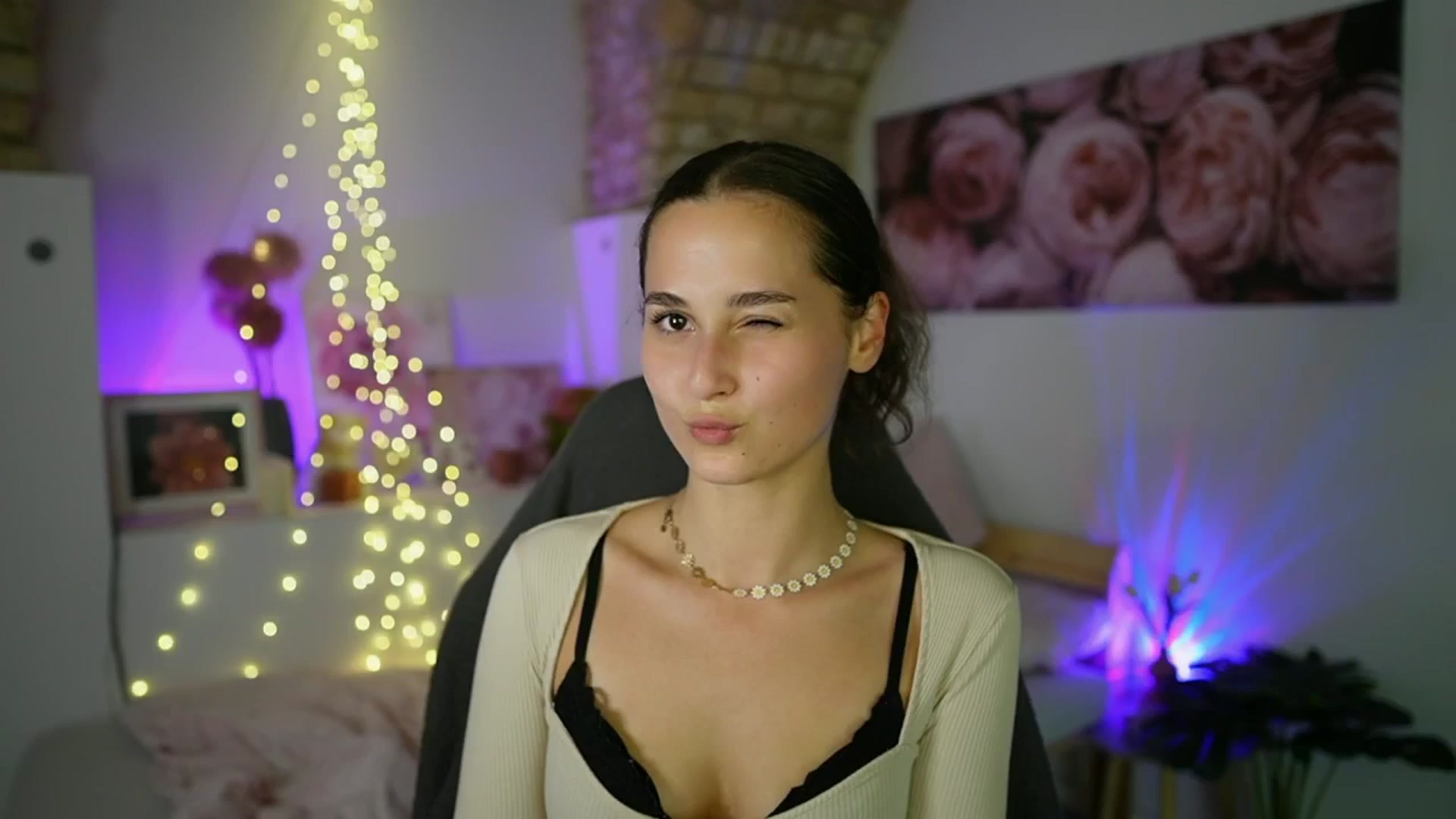Gallery image thumbnail from Anita_Grey_'s myfreecams stream on, 08/30/2025, 23:57 image 5 of 20