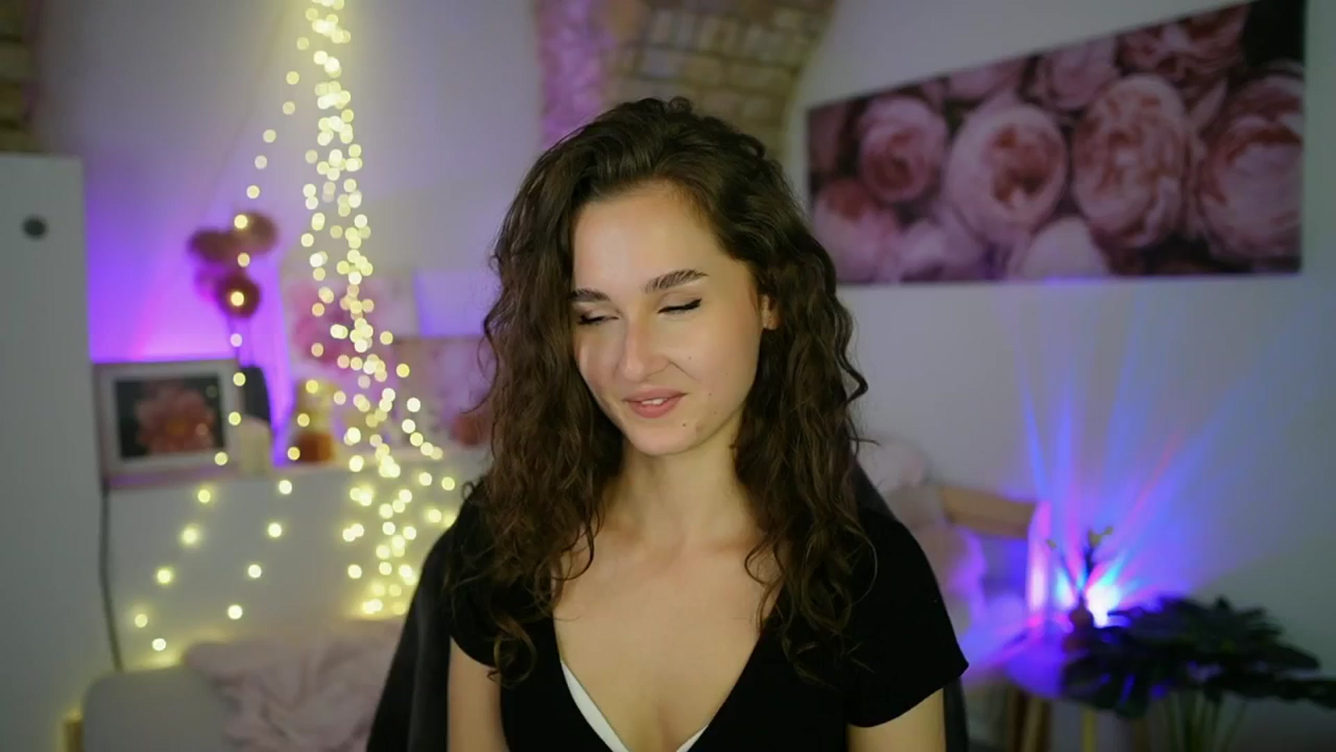 Gallery image thumbnail from Anita_Grey_'s myfreecams stream on, 09/06/2025, 19:22 image 6 of 20