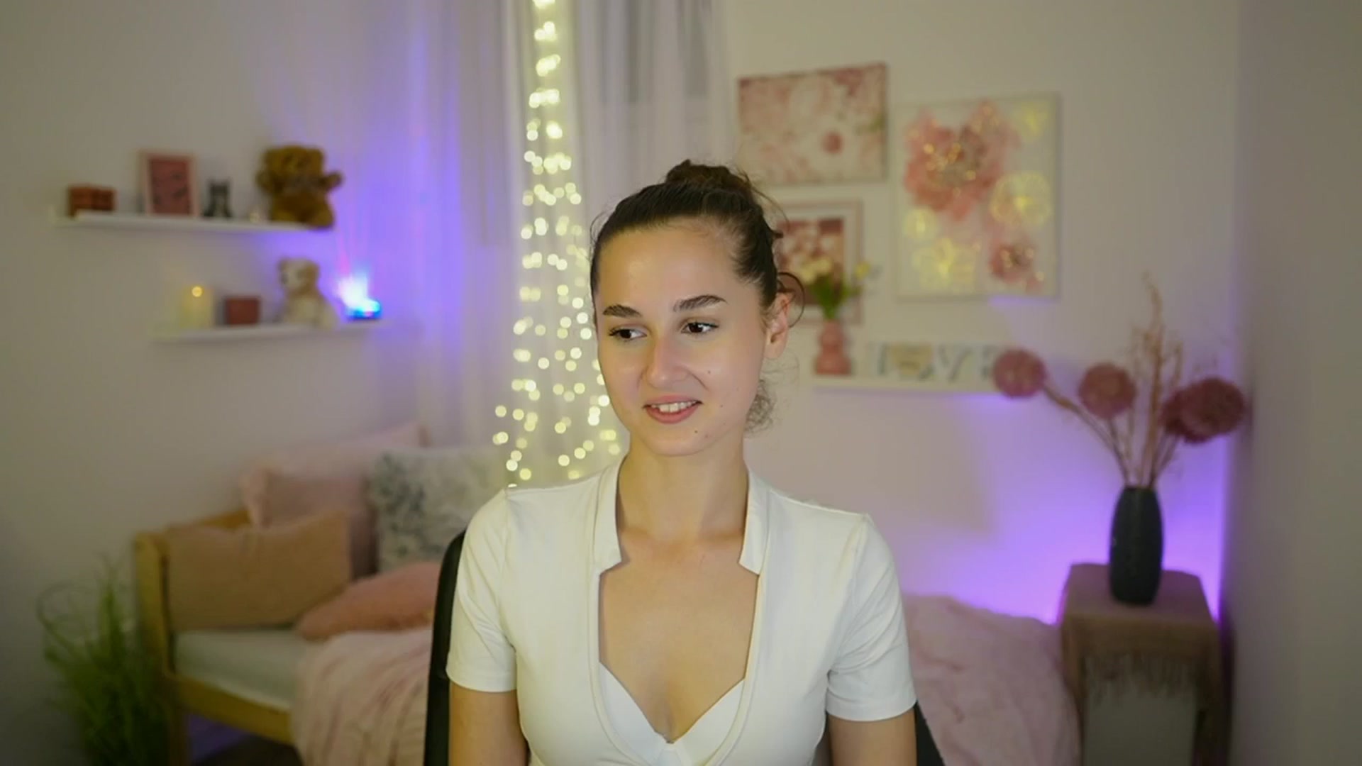 Gallery image thumbnail from Anita_Grey_'s myfreecams stream on, 09/09/2025, 19:23 image 13 of 20