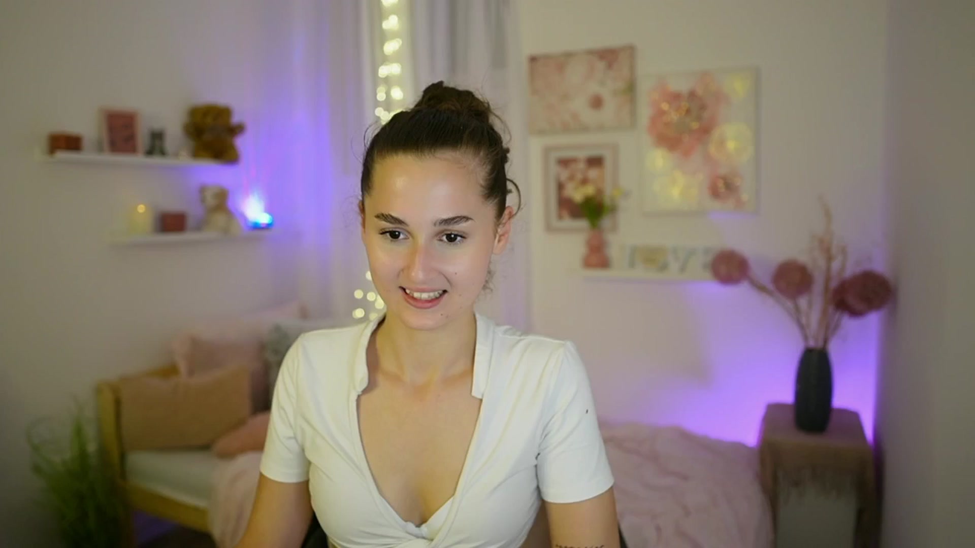 Gallery image thumbnail from Anita_Grey_'s myfreecams stream on, 09/09/2025, 19:23 image 10 of 20