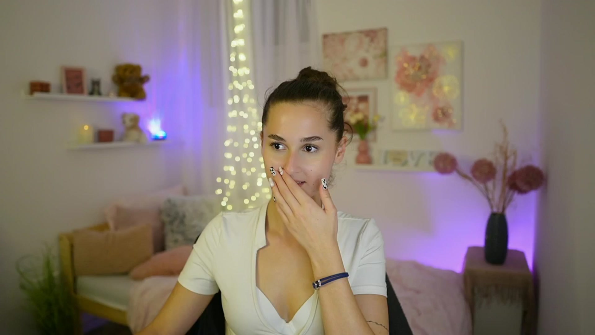 Gallery image thumbnail from Anita_Grey_'s myfreecams stream on, 09/09/2025, 19:23 image 14 of 20