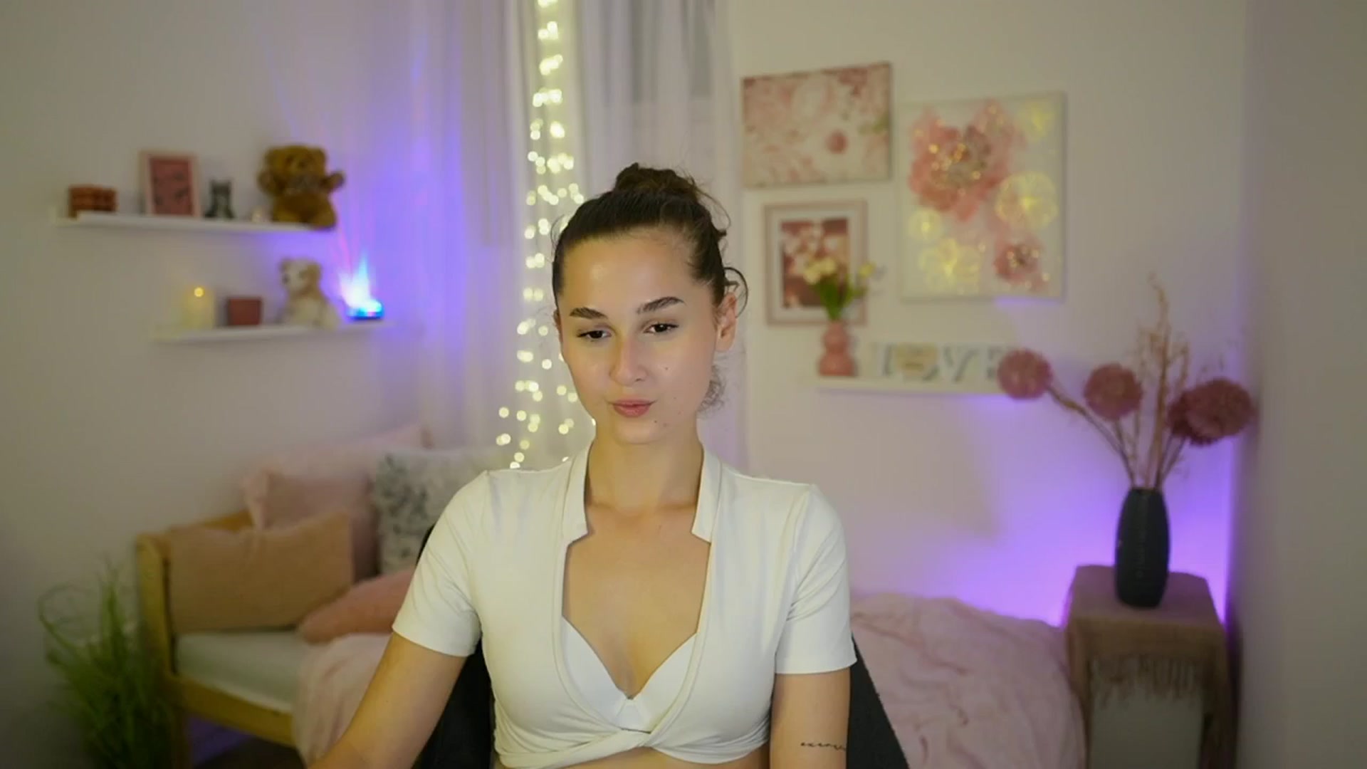 Gallery image thumbnail from Anita_Grey_'s myfreecams stream on, 09/09/2025, 19:23 image 12 of 20