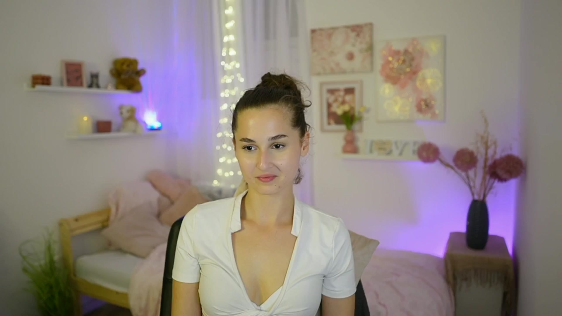 Gallery image thumbnail from Anita_Grey_'s myfreecams stream on, 09/09/2025, 20:41 image 14 of 20