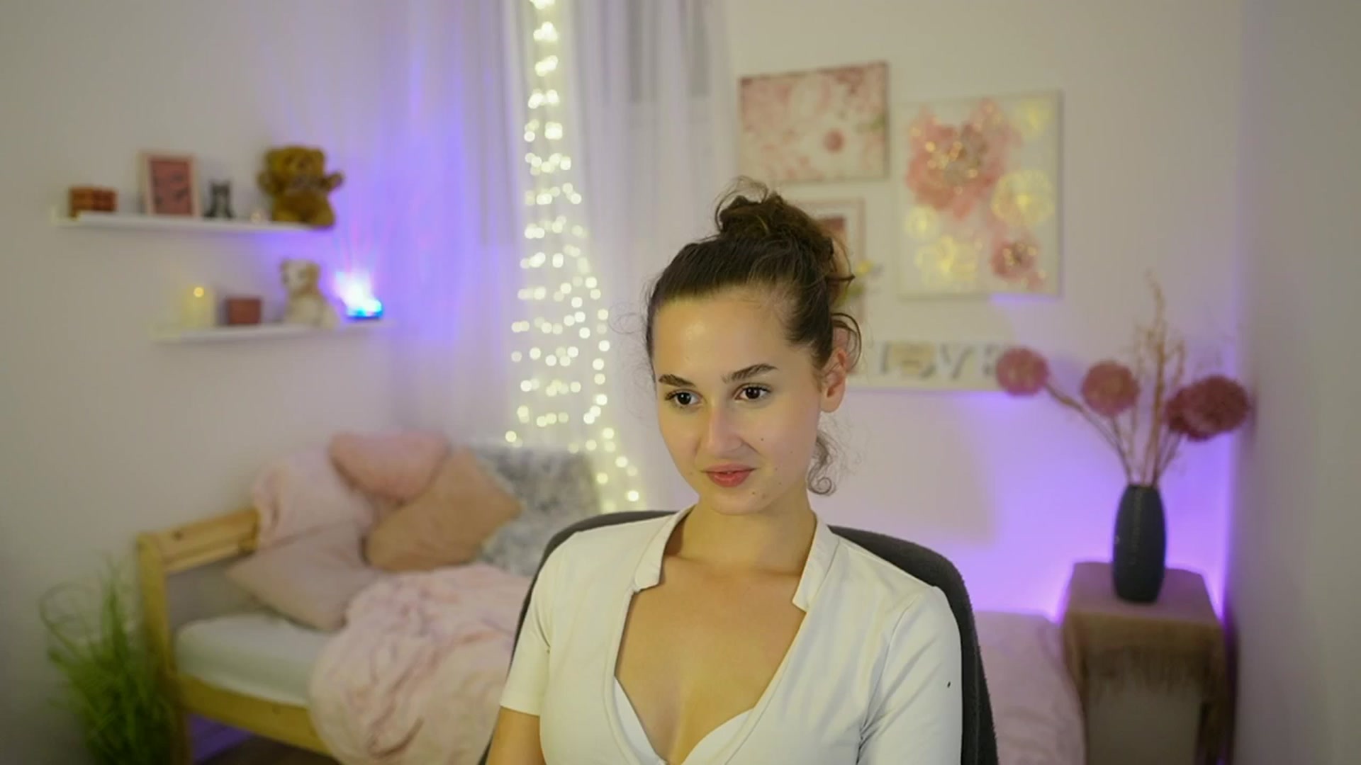 Gallery image thumbnail from Anita_Grey_'s myfreecams stream on, 09/09/2025, 22:55 image 16 of 20