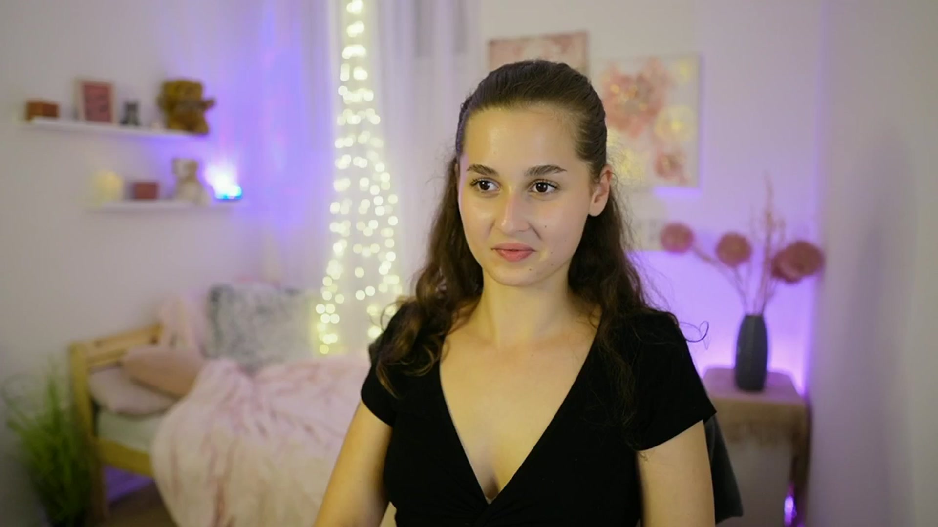 Gallery image thumbnail from Anita_Grey_'s myfreecams stream on, 09/10/2025, 22:42 image 17 of 20